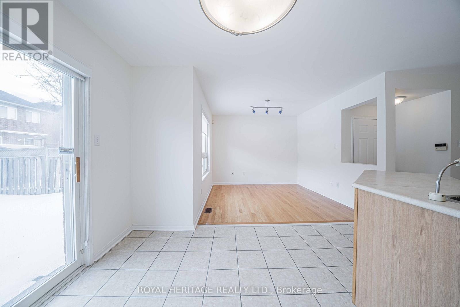












344 CASTLEMORE AVENUE

,
Markham (Berczy),




Ontario
L6C2R6

