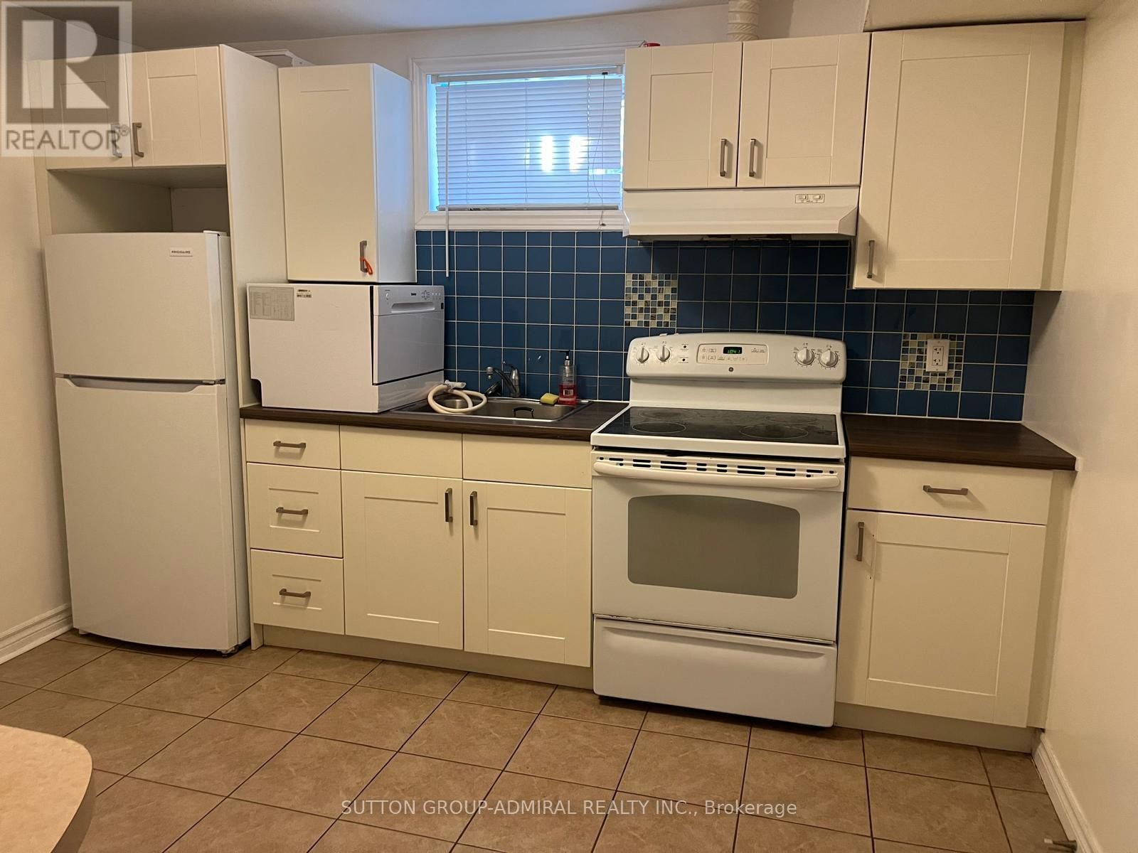 












BASEMENT - 123 CHERRY HILLS ROAD

,
Vaughan (Glen Shields),




Ontario
L4K1M3

