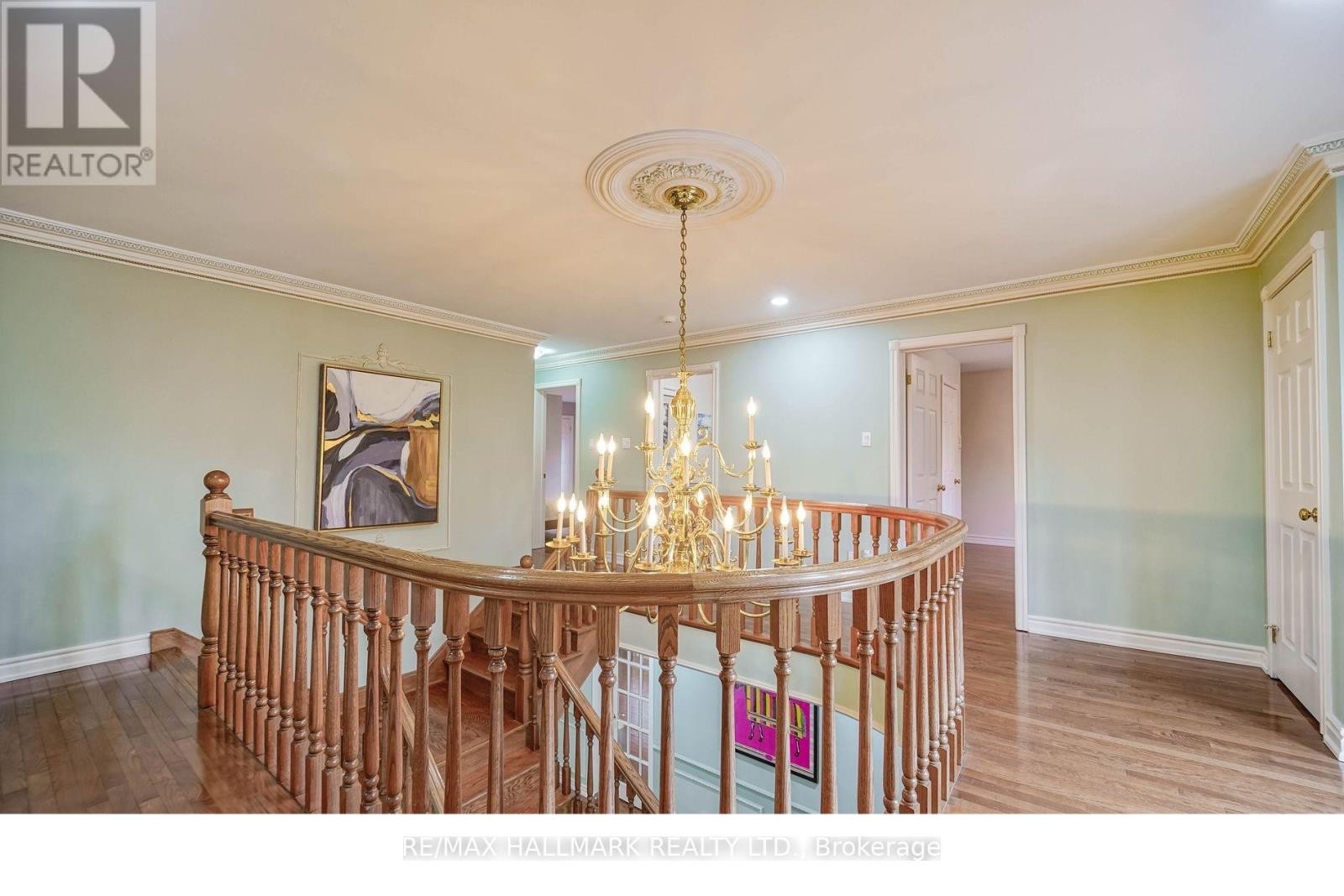 












33 OATLANDS CRESCENT

,
Richmond Hill (Mill Pond),




Ontario
L4C9P1

