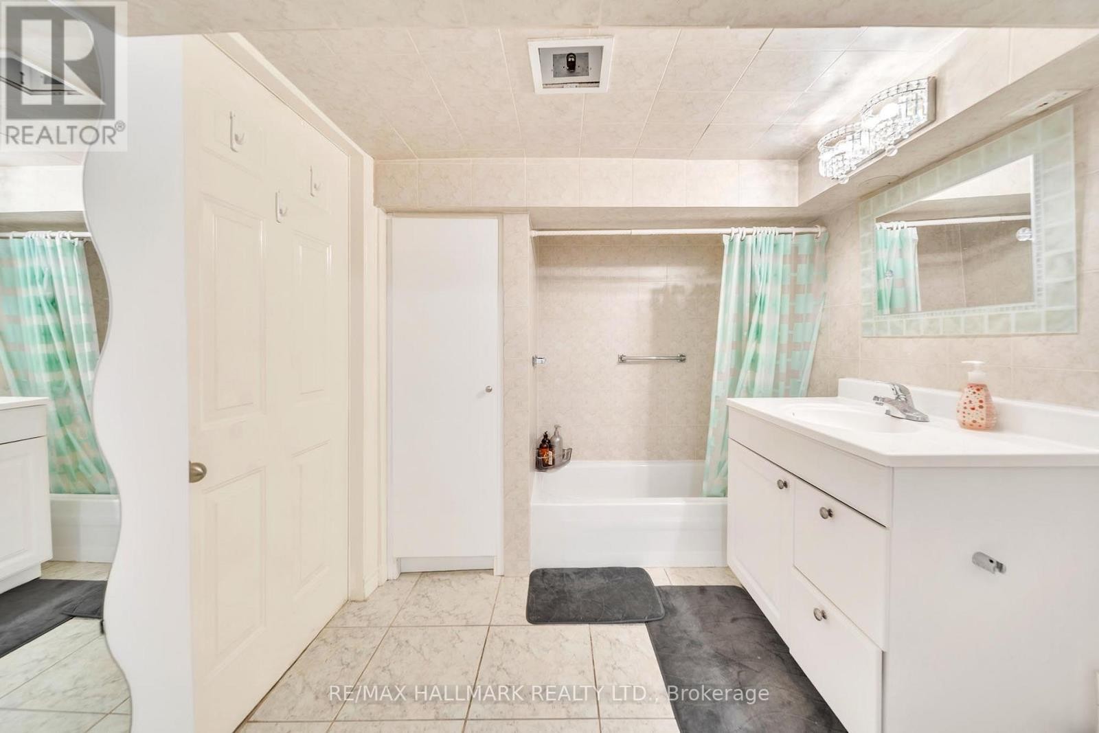












58 ALEXIS ROAD

,
Markham (Thornlea),




Ontario
L3T6Z8

