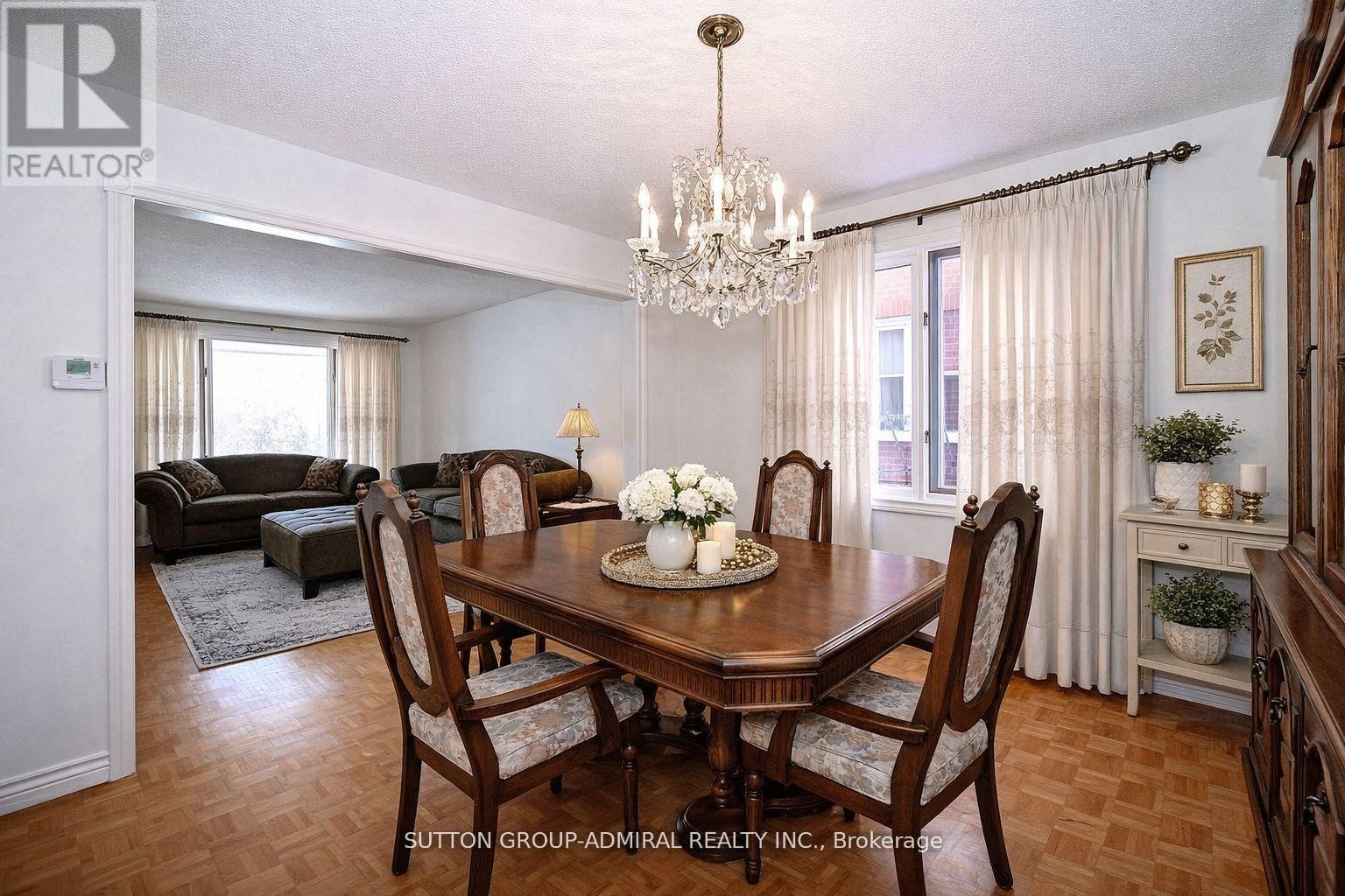 












45 ROYAL GARDEN BOULEVARD

,
Vaughan (East Woodbridge),




Ontario
L4L7C4

