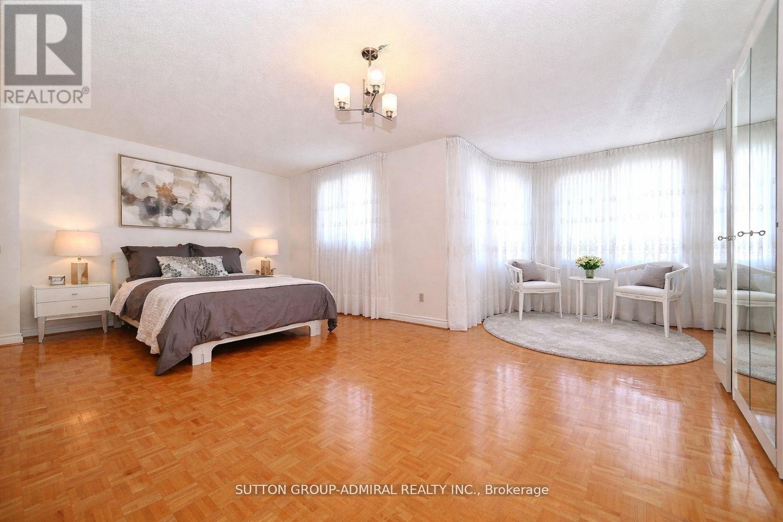 












45 ROYAL GARDEN BOULEVARD

,
Vaughan (East Woodbridge),




Ontario
L4L7C4

