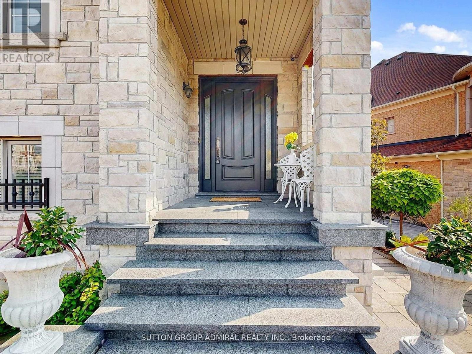 












109 FARRELL ROAD

,
Vaughan (Patterson),




Ontario
L6A4W7

