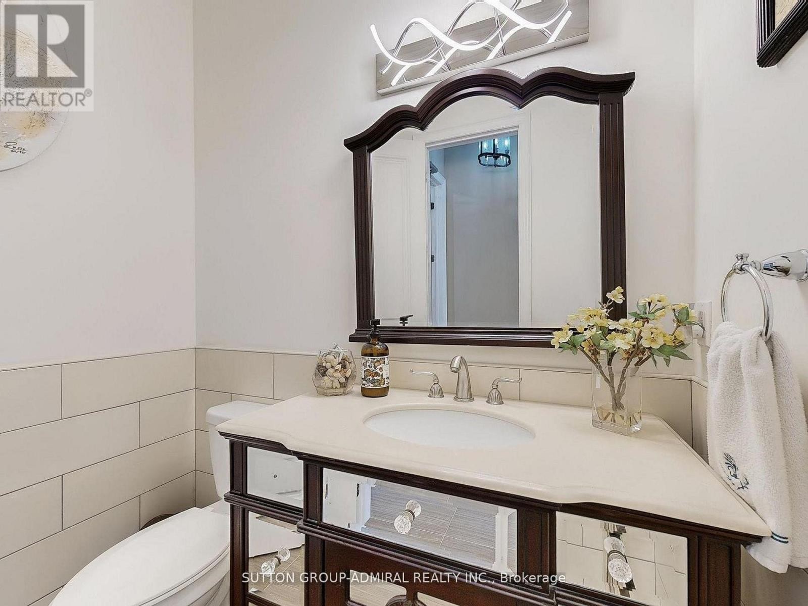 












109 FARRELL ROAD

,
Vaughan (Patterson),




Ontario
L6A4W7


