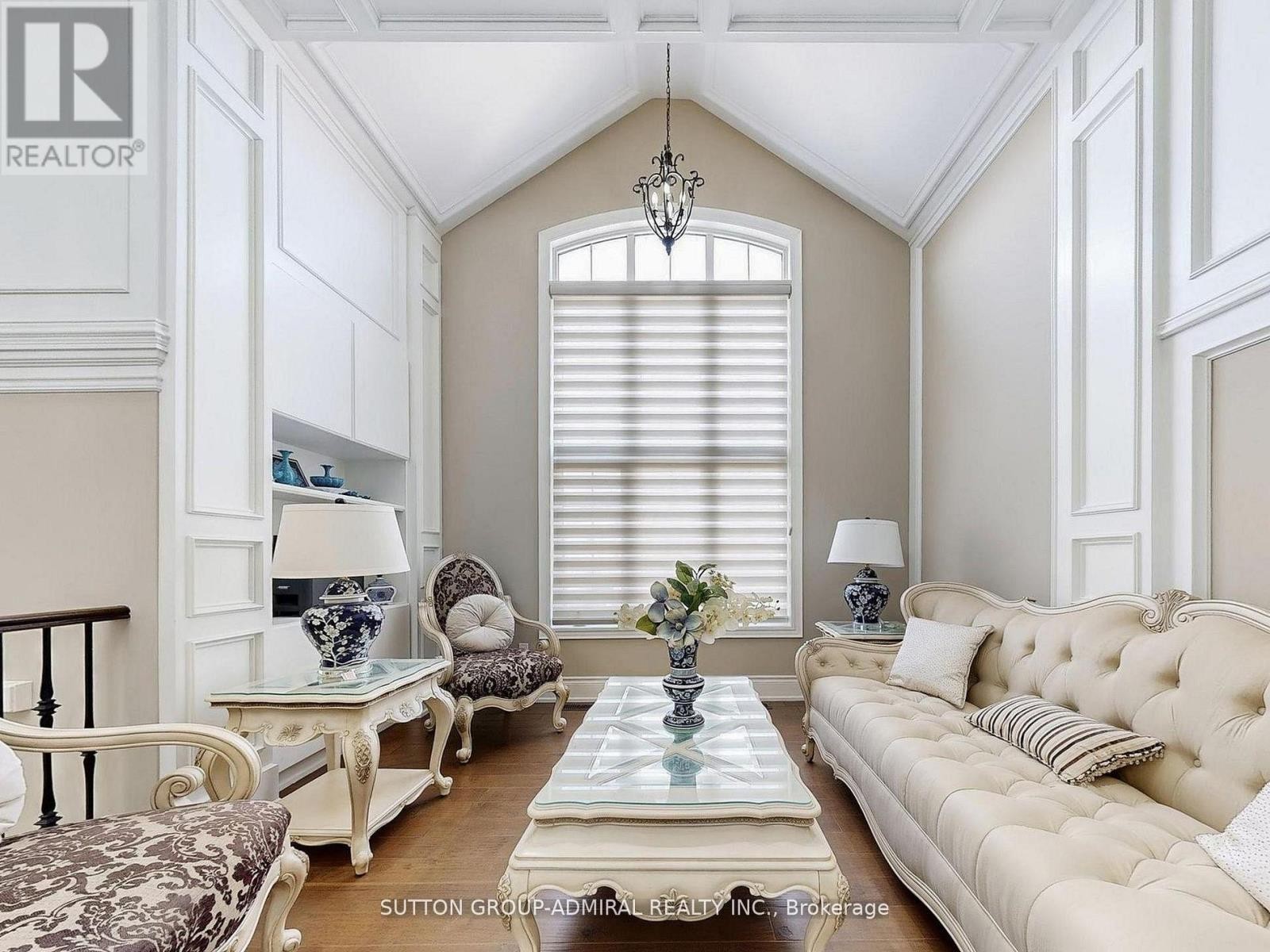 












109 FARRELL ROAD

,
Vaughan (Patterson),




Ontario
L6A4W7

