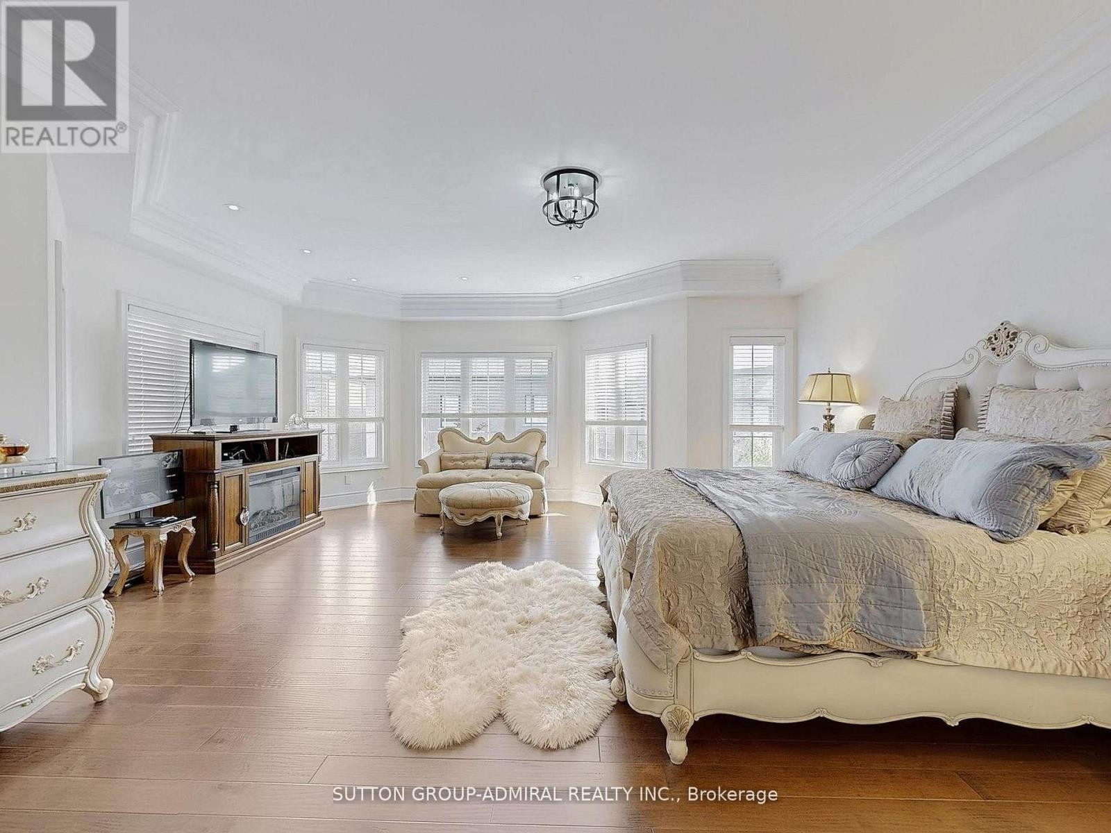 












109 FARRELL ROAD

,
Vaughan (Patterson),




Ontario
L6A4W7

