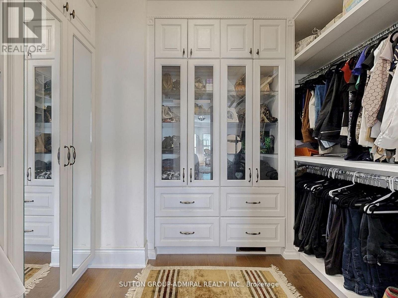 












109 FARRELL ROAD

,
Vaughan (Patterson),




Ontario
L6A4W7

