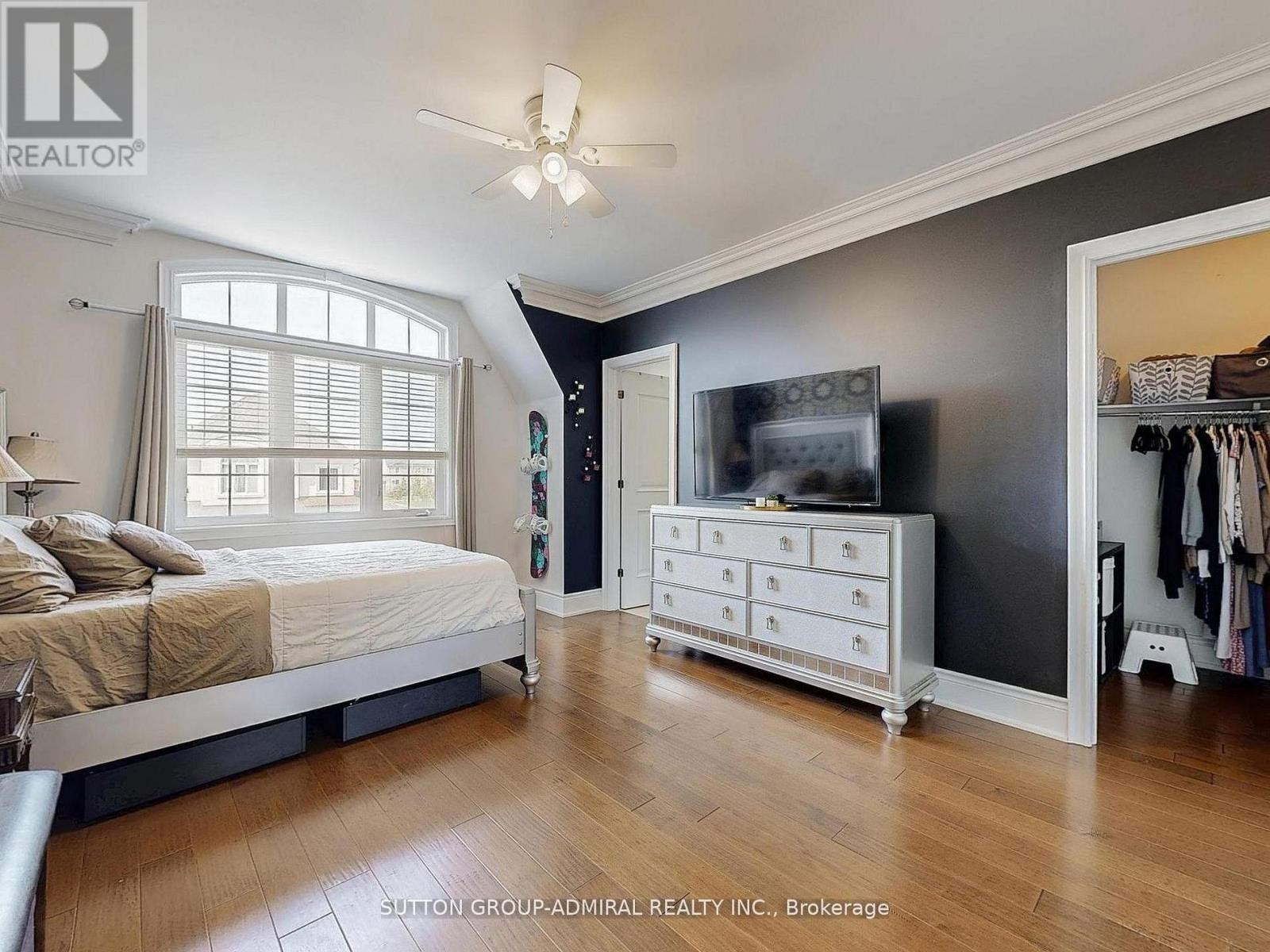 












109 FARRELL ROAD

,
Vaughan (Patterson),




Ontario
L6A4W7


