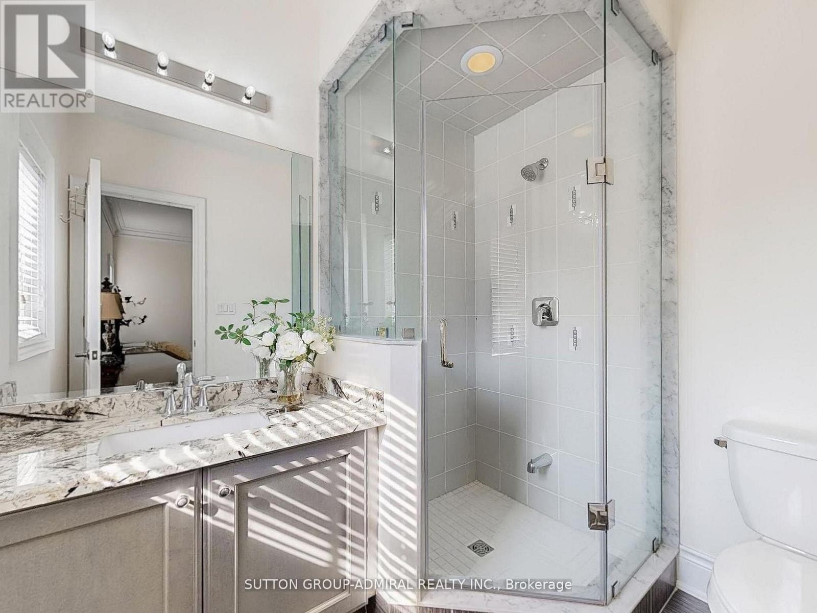 












109 FARRELL ROAD

,
Vaughan (Patterson),




Ontario
L6A4W7

