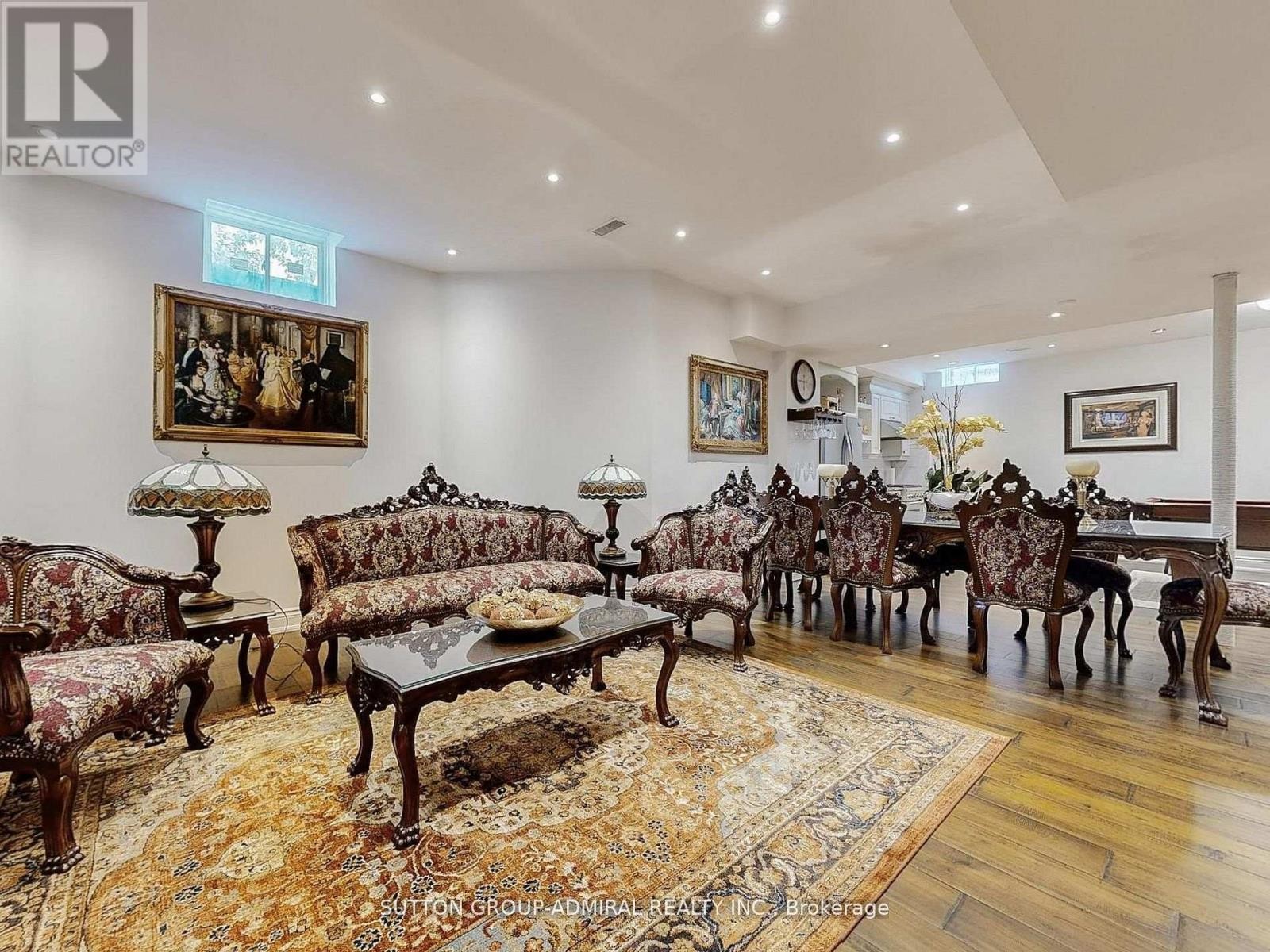 












109 FARRELL ROAD

,
Vaughan (Patterson),




Ontario
L6A4W7

