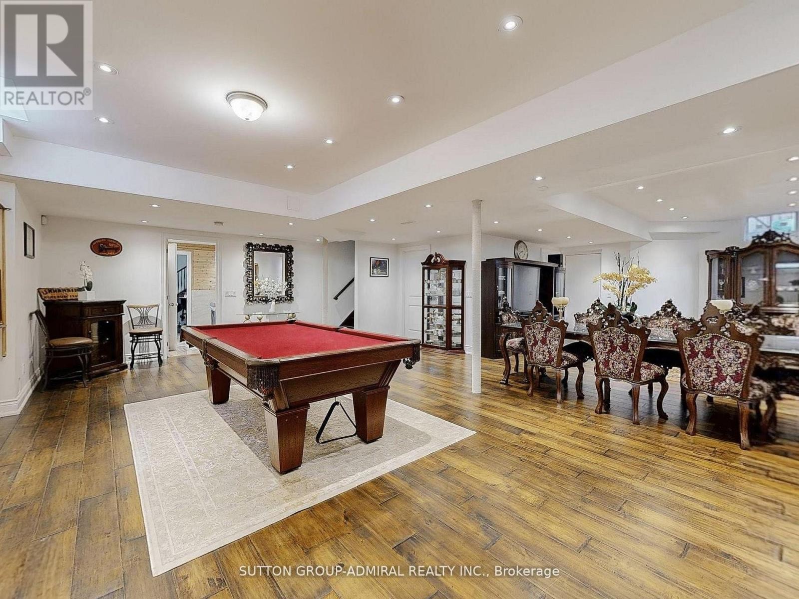 












109 FARRELL ROAD

,
Vaughan (Patterson),




Ontario
L6A4W7

