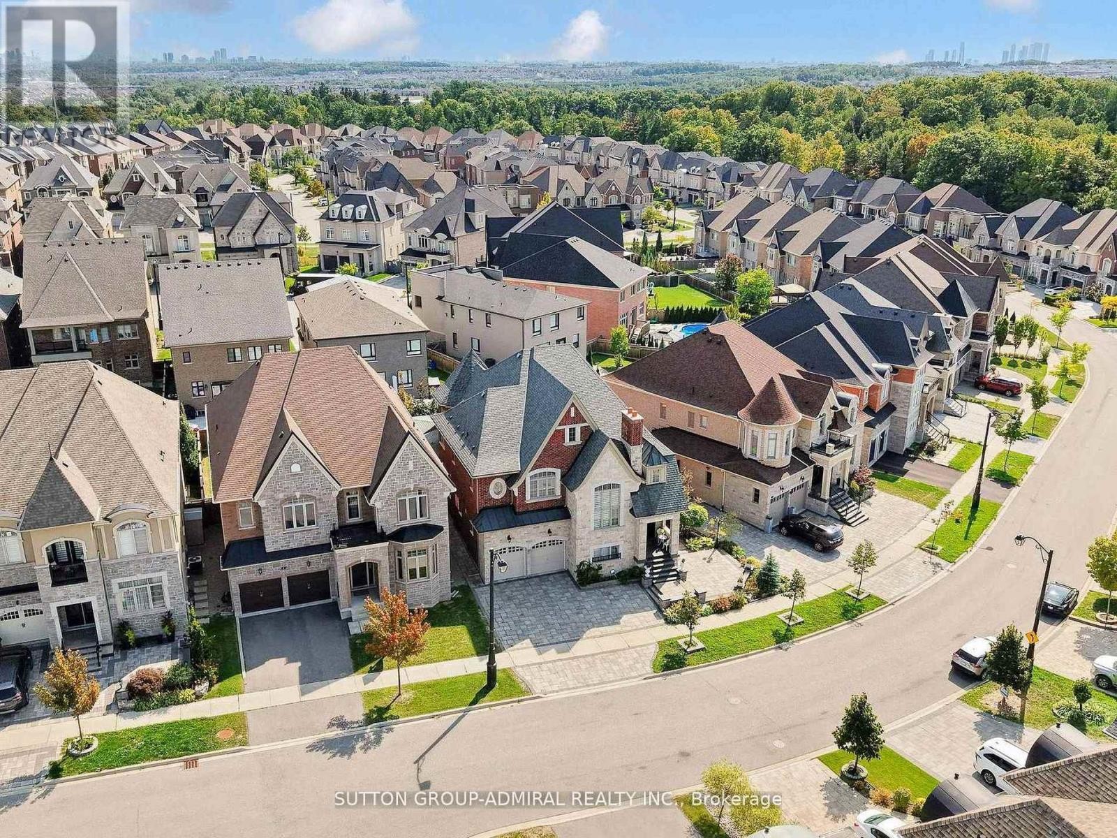 












109 FARRELL ROAD

,
Vaughan (Patterson),




Ontario
L6A4W7

