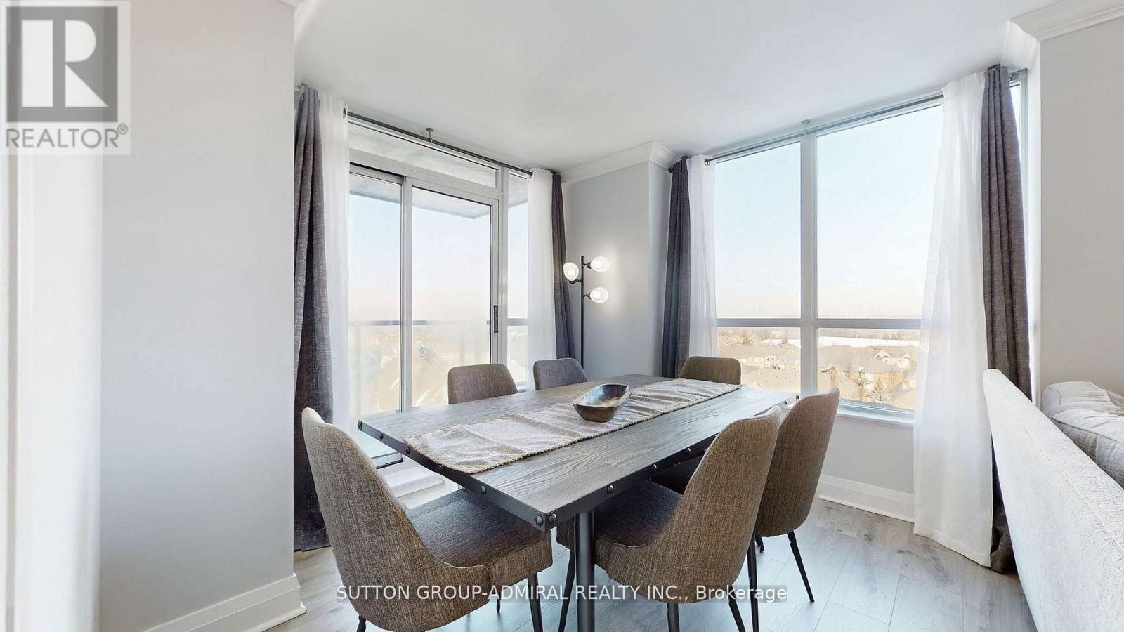 












811 - 20 NORTH PARK ROAD

,
Vaughan (Beverley Glen),




Ontario
L4J0G7

