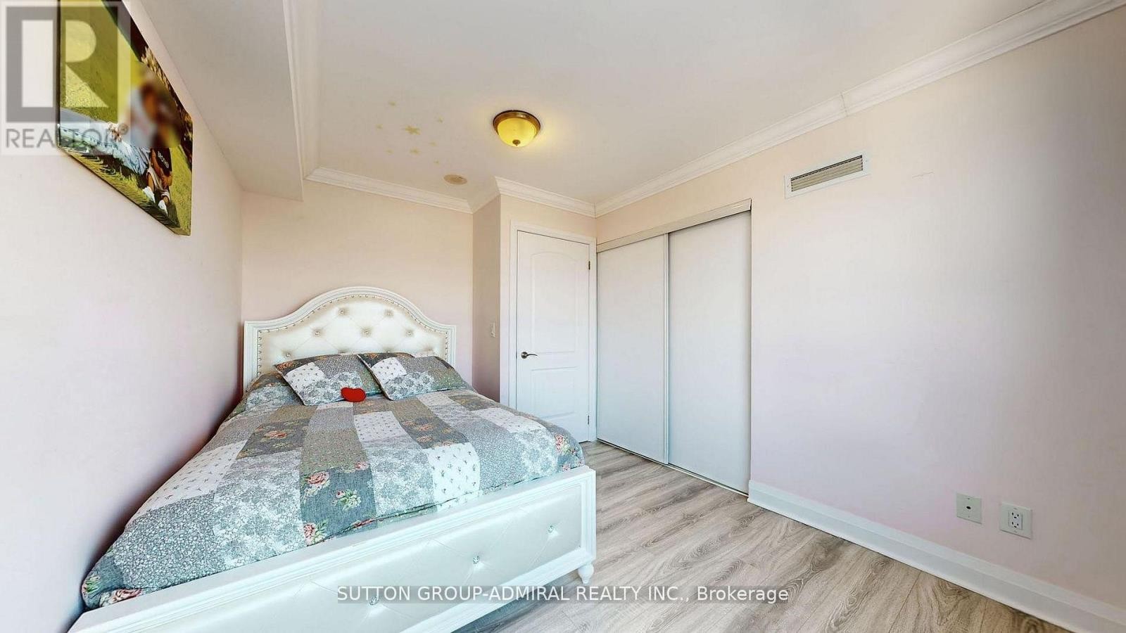












811 - 20 NORTH PARK ROAD

,
Vaughan (Beverley Glen),




Ontario
L4J0G7

