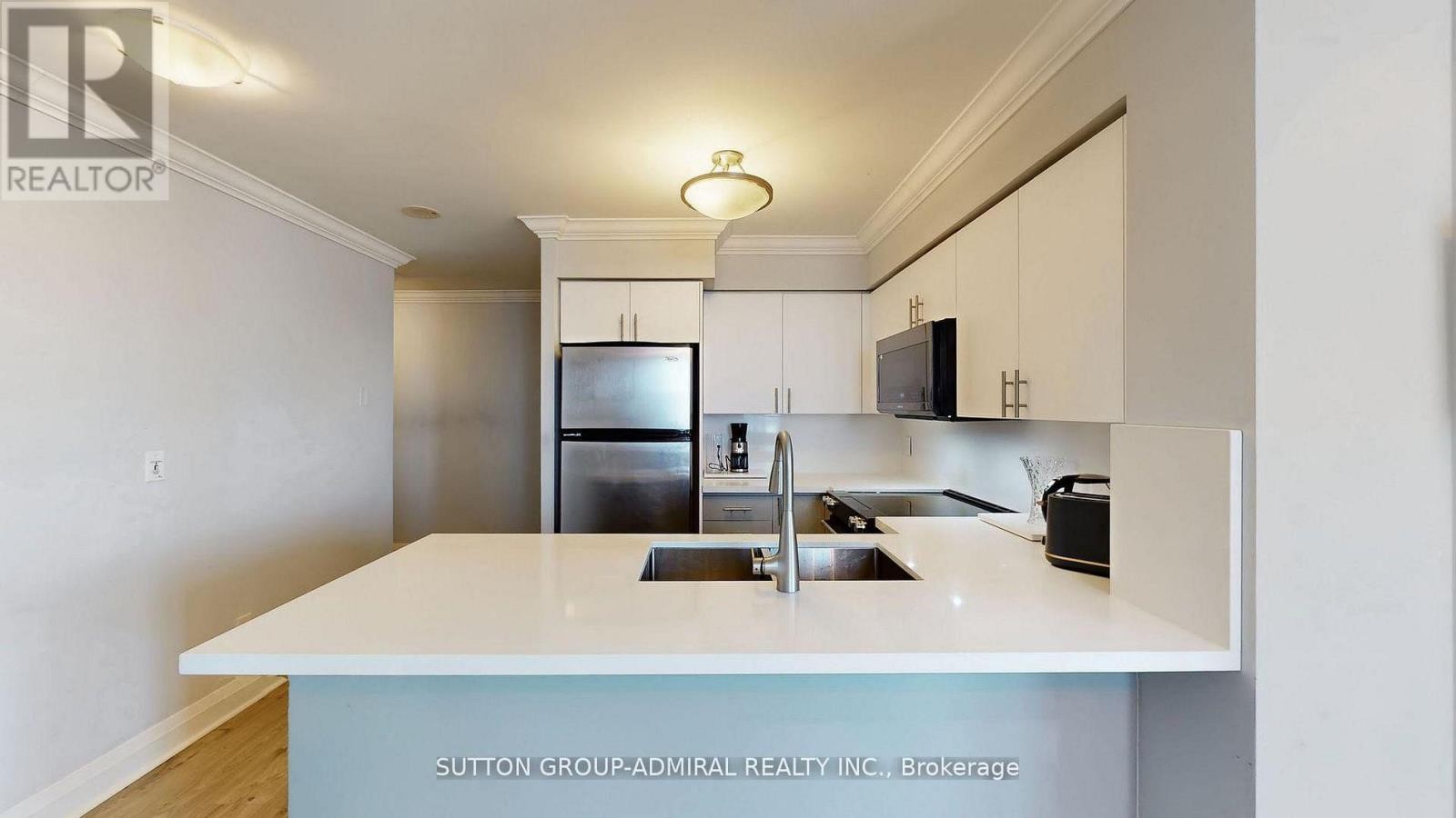












811 - 20 NORTH PARK ROAD

,
Vaughan (Beverley Glen),




Ontario
L4J0G7


