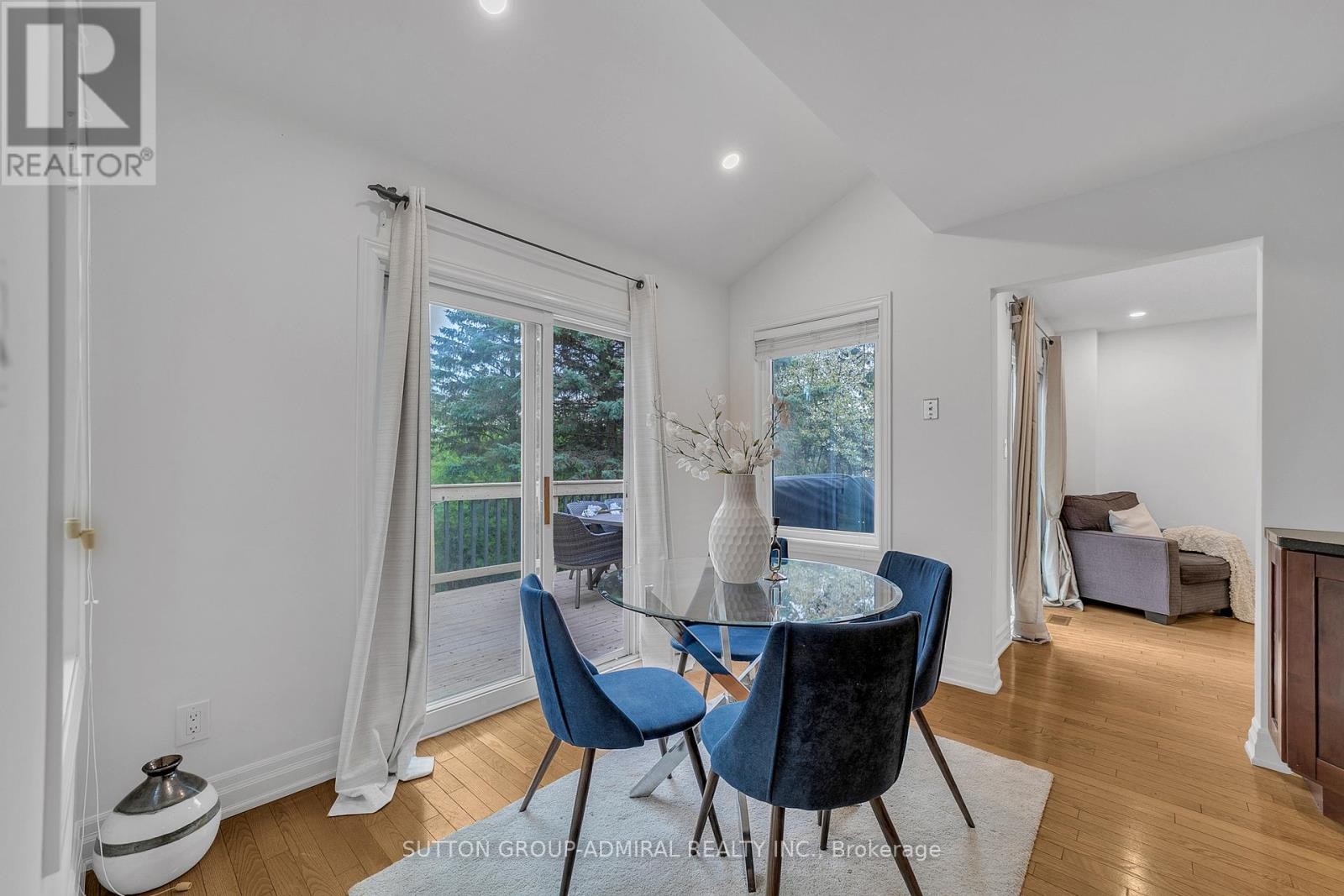 












63 O'CONNOR CRESCENT

,
Richmond Hill (North Richvale),




Ontario
L4C7P8

