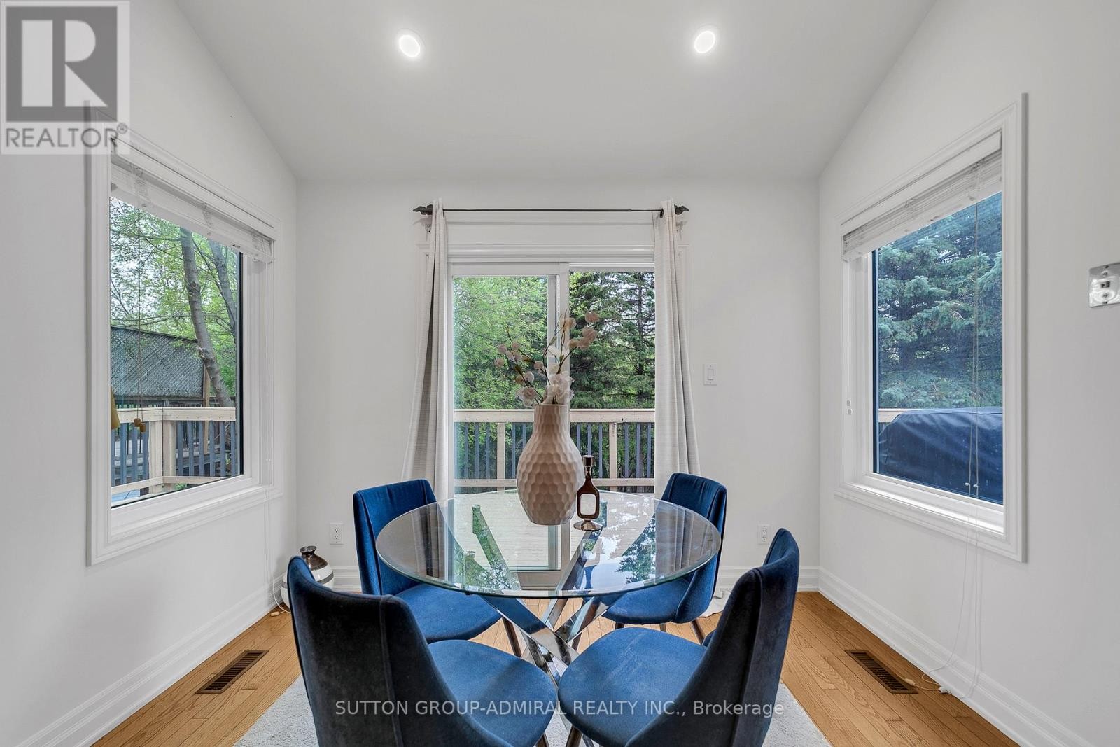 












63 O'CONNOR CRESCENT

,
Richmond Hill (North Richvale),




Ontario
L4C7P8

