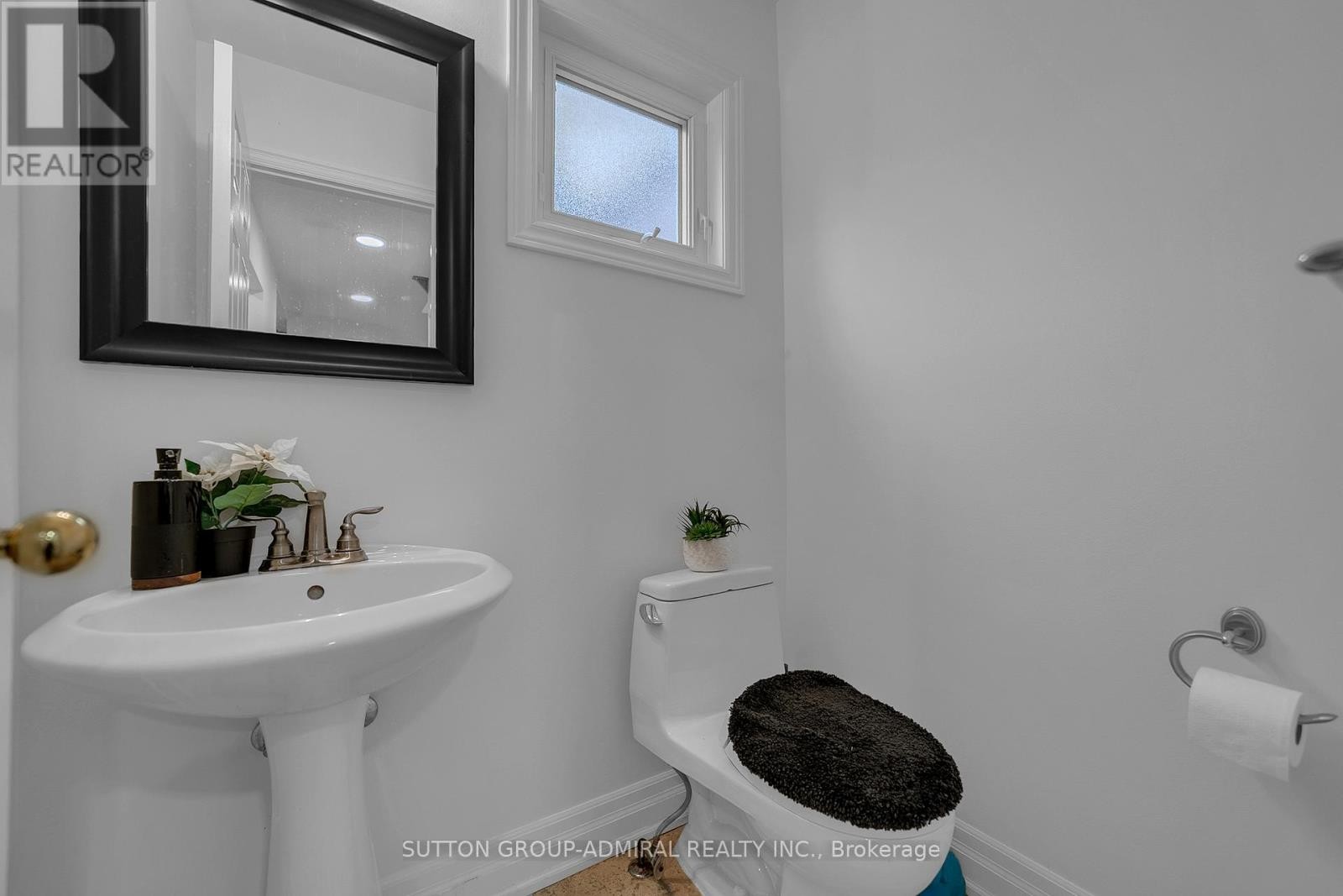 












63 O'CONNOR CRESCENT

,
Richmond Hill (North Richvale),




Ontario
L4C7P8


