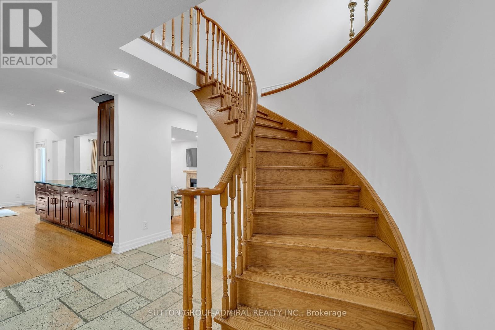 












63 O'CONNOR CRESCENT

,
Richmond Hill (North Richvale),




Ontario
L4C7P8

