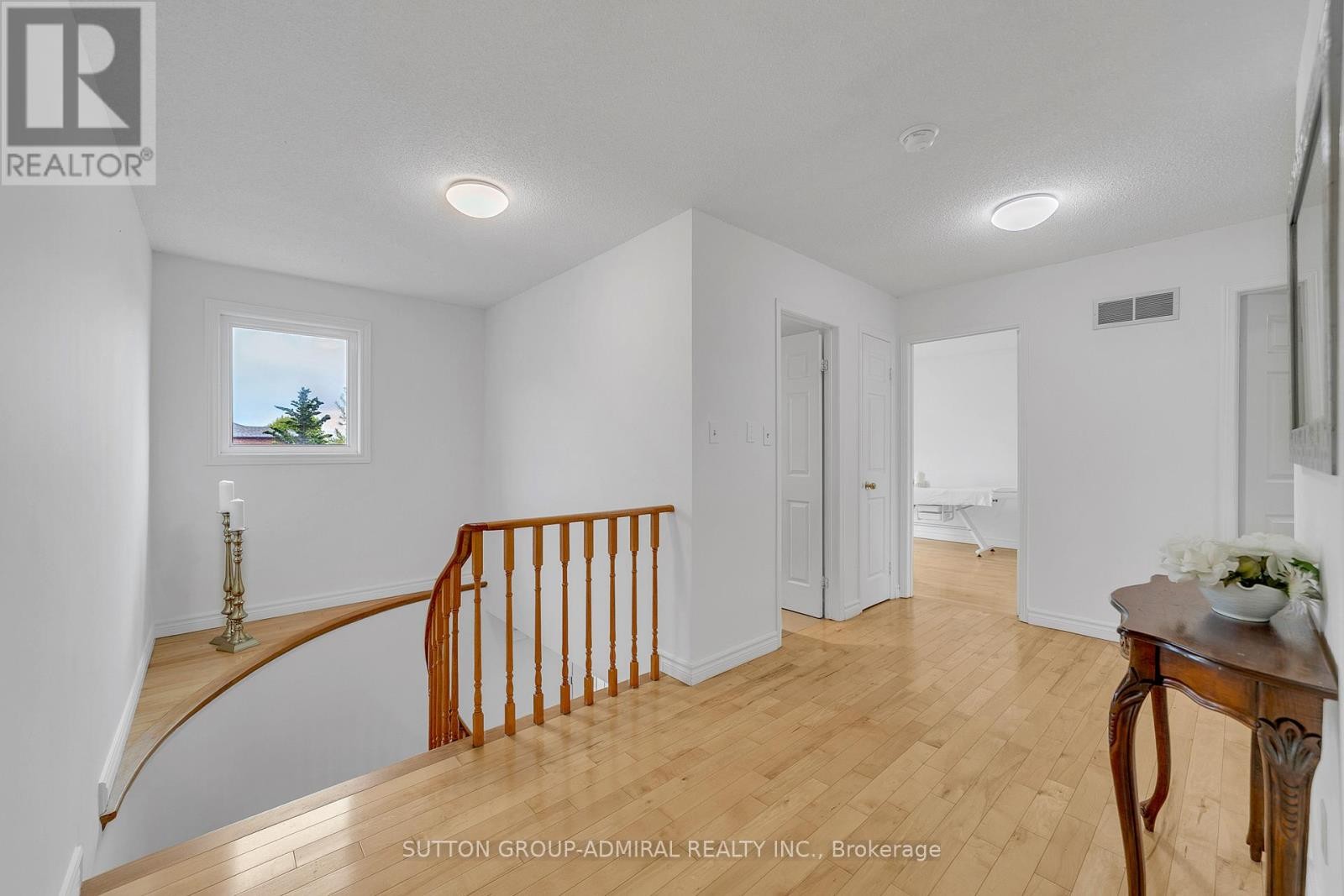 












63 O'CONNOR CRESCENT

,
Richmond Hill (North Richvale),




Ontario
L4C7P8

