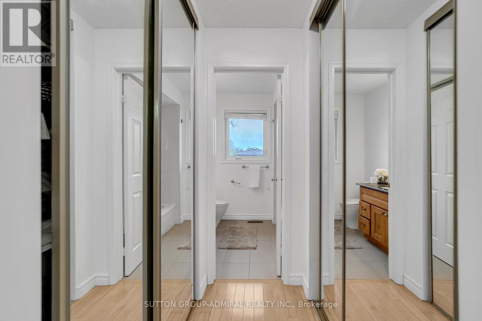 












63 O'CONNOR CRESCENT

,
Richmond Hill (North Richvale),




Ontario
L4C7P8

