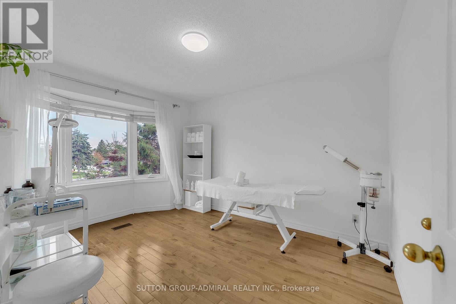 












63 O'CONNOR CRESCENT

,
Richmond Hill (North Richvale),




Ontario
L4C7P8

