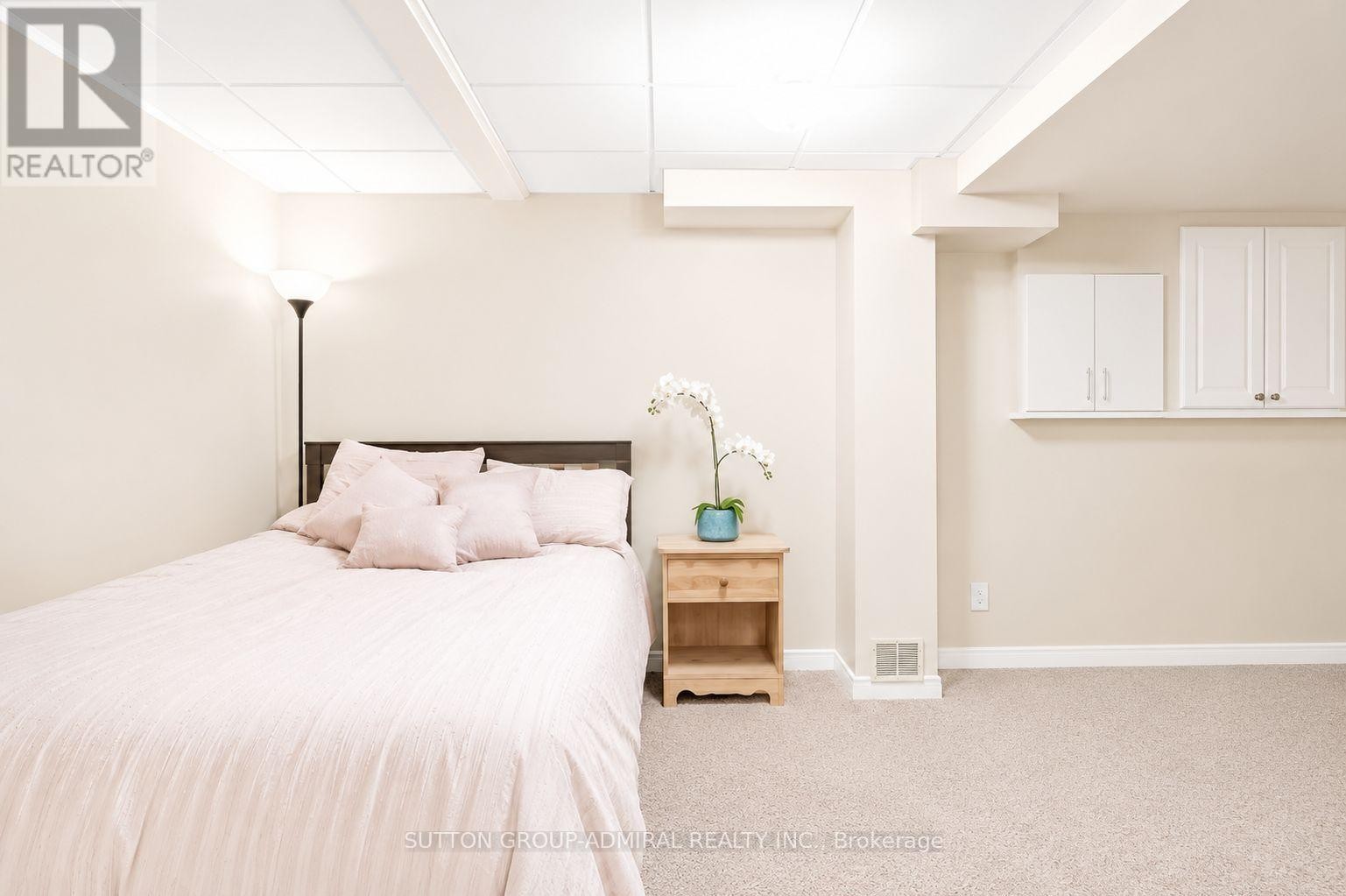












63 O'CONNOR CRESCENT

,
Richmond Hill (North Richvale),




Ontario
L4C7P8

