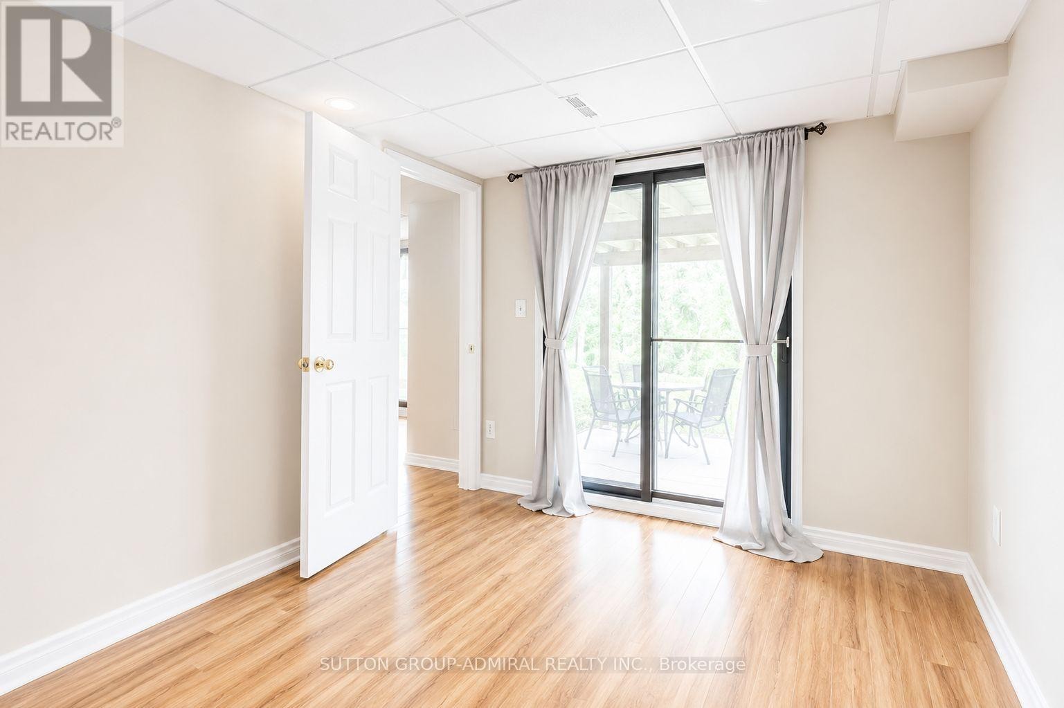 












63 O'CONNOR CRESCENT

,
Richmond Hill (North Richvale),




Ontario
L4C7P8

