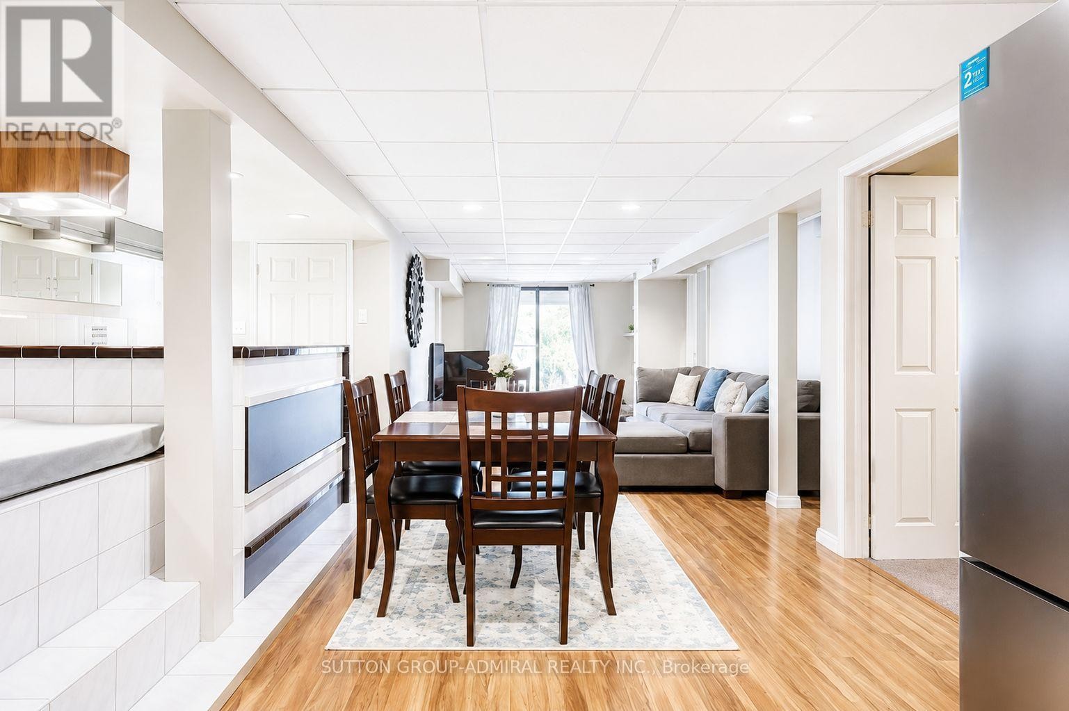












63 O'CONNOR CRESCENT

,
Richmond Hill (North Richvale),




Ontario
L4C7P8

