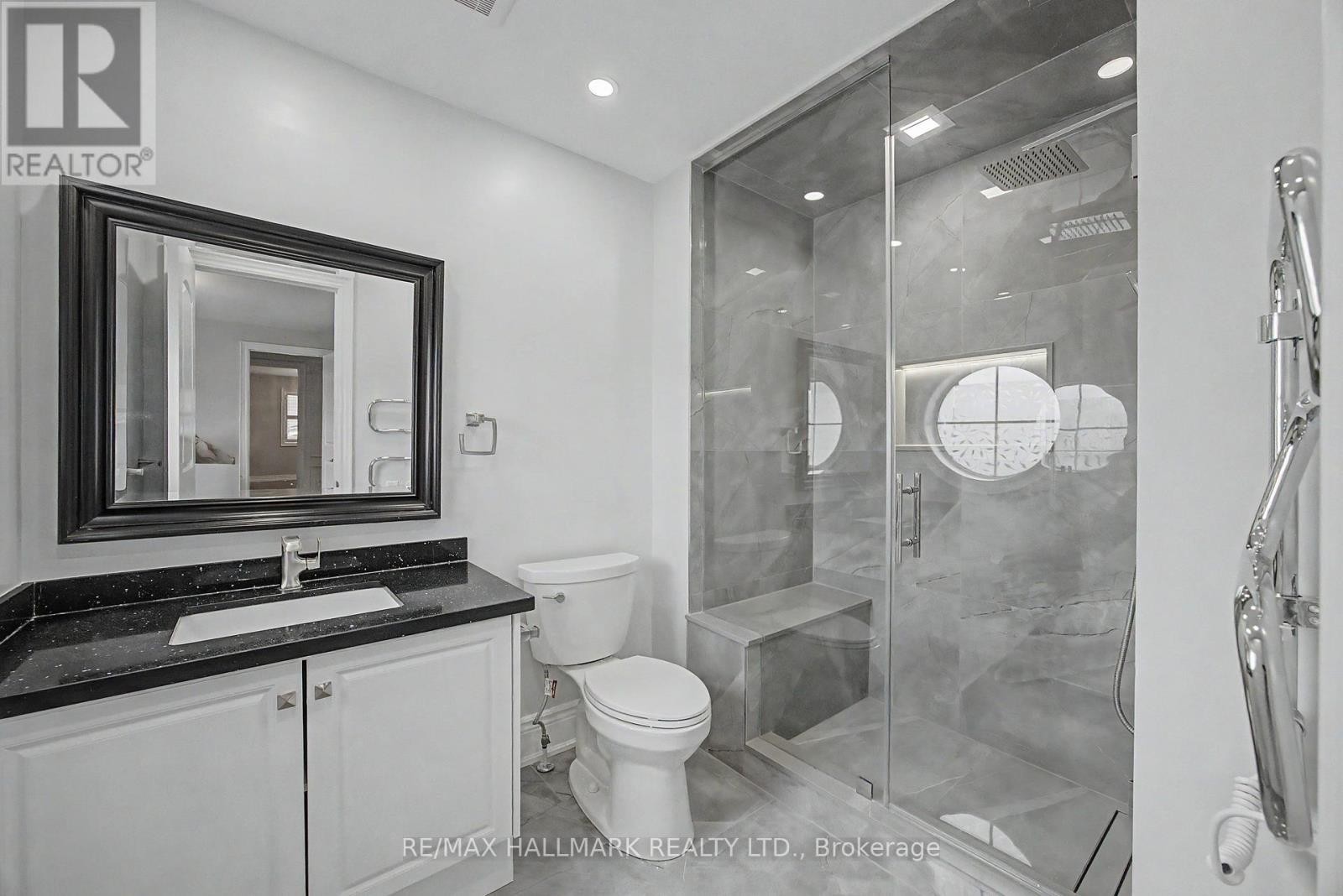 












32 WEST COAST TRAIL

,
King (Nobleton),




Ontario
L7B0A4

