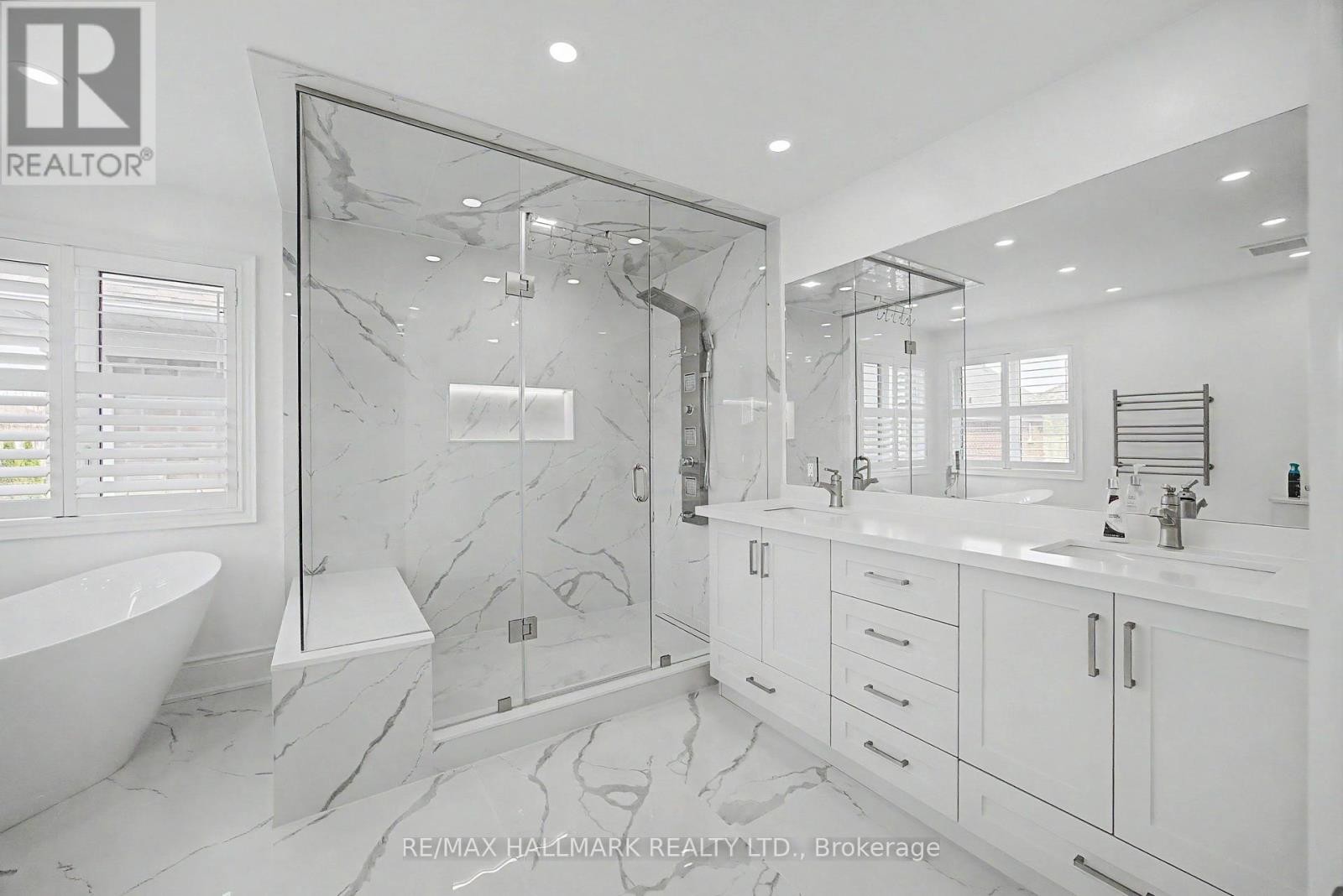 












32 WEST COAST TRAIL

,
King (Nobleton),




Ontario
L7B0A4

