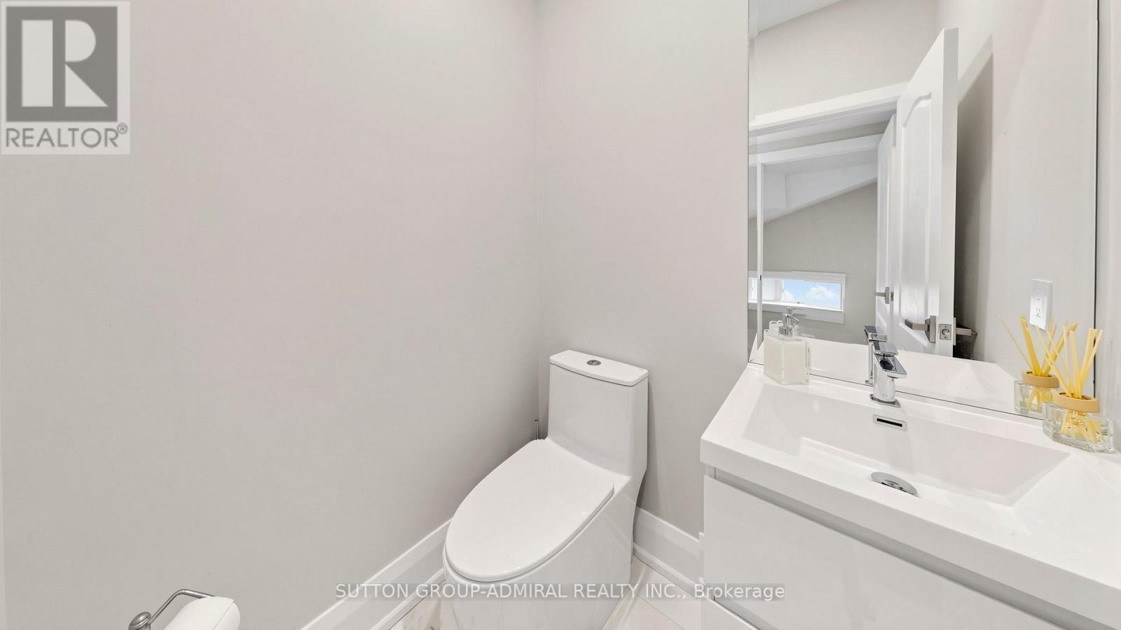 












27 ASNER AVENUE

,
Vaughan (Patterson),




Ontario
L6A0W6

