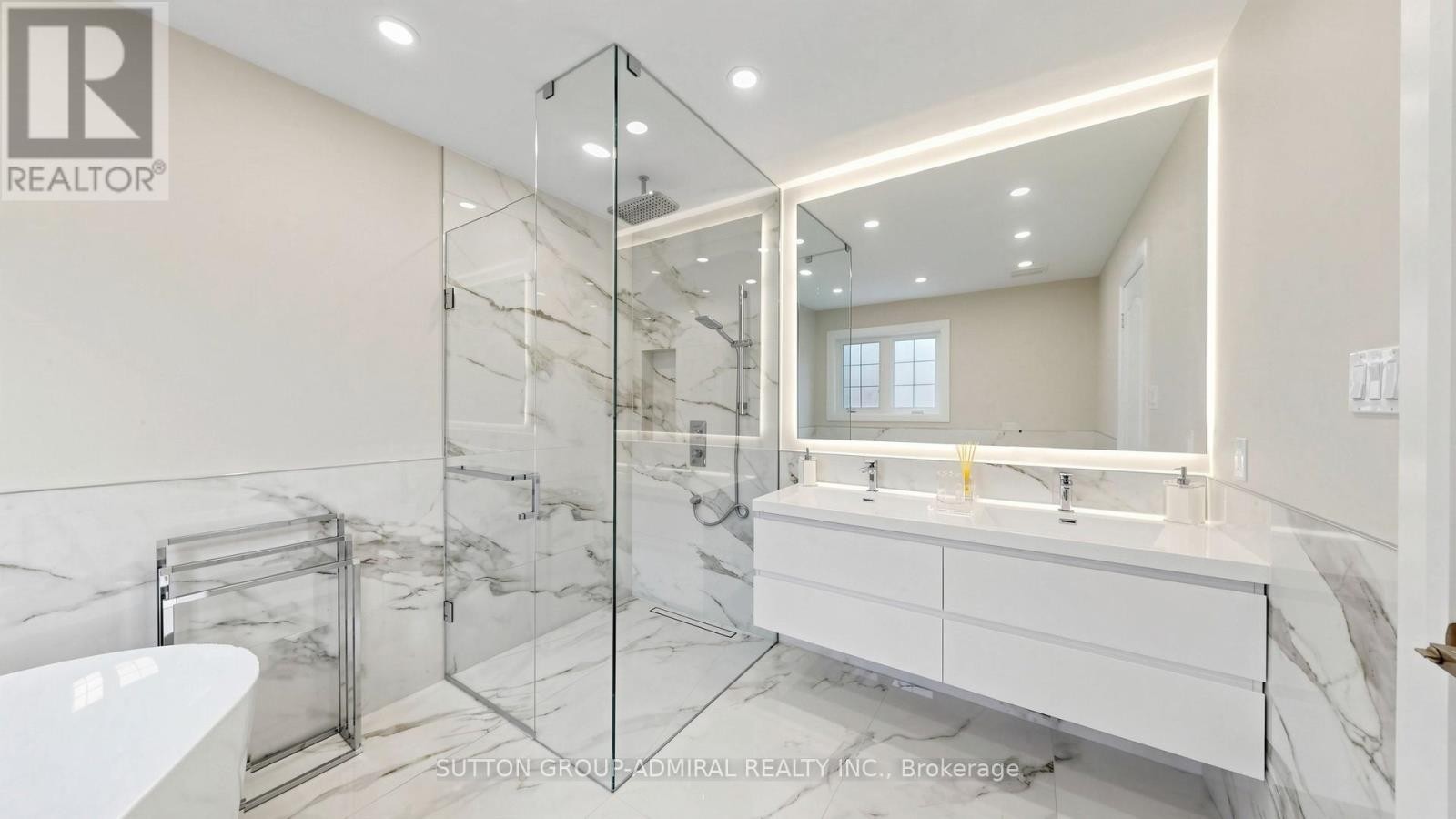 












27 ASNER AVENUE

,
Vaughan (Patterson),




Ontario
L6A0W6

