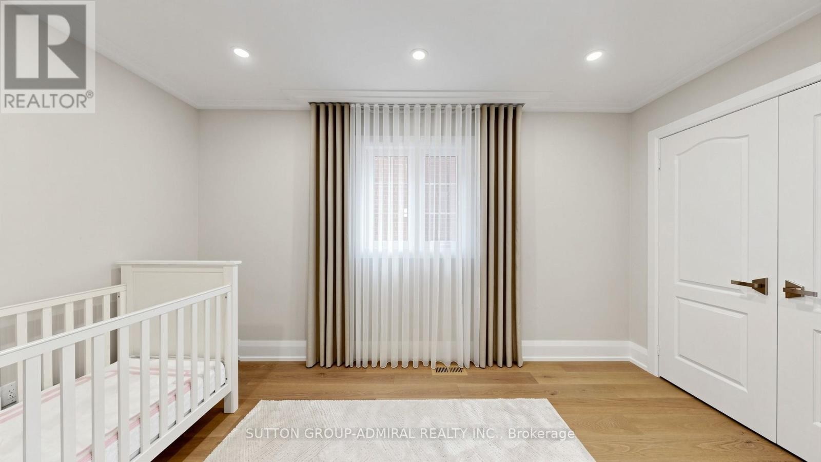 












27 ASNER AVENUE

,
Vaughan (Patterson),




Ontario
L6A0W6

