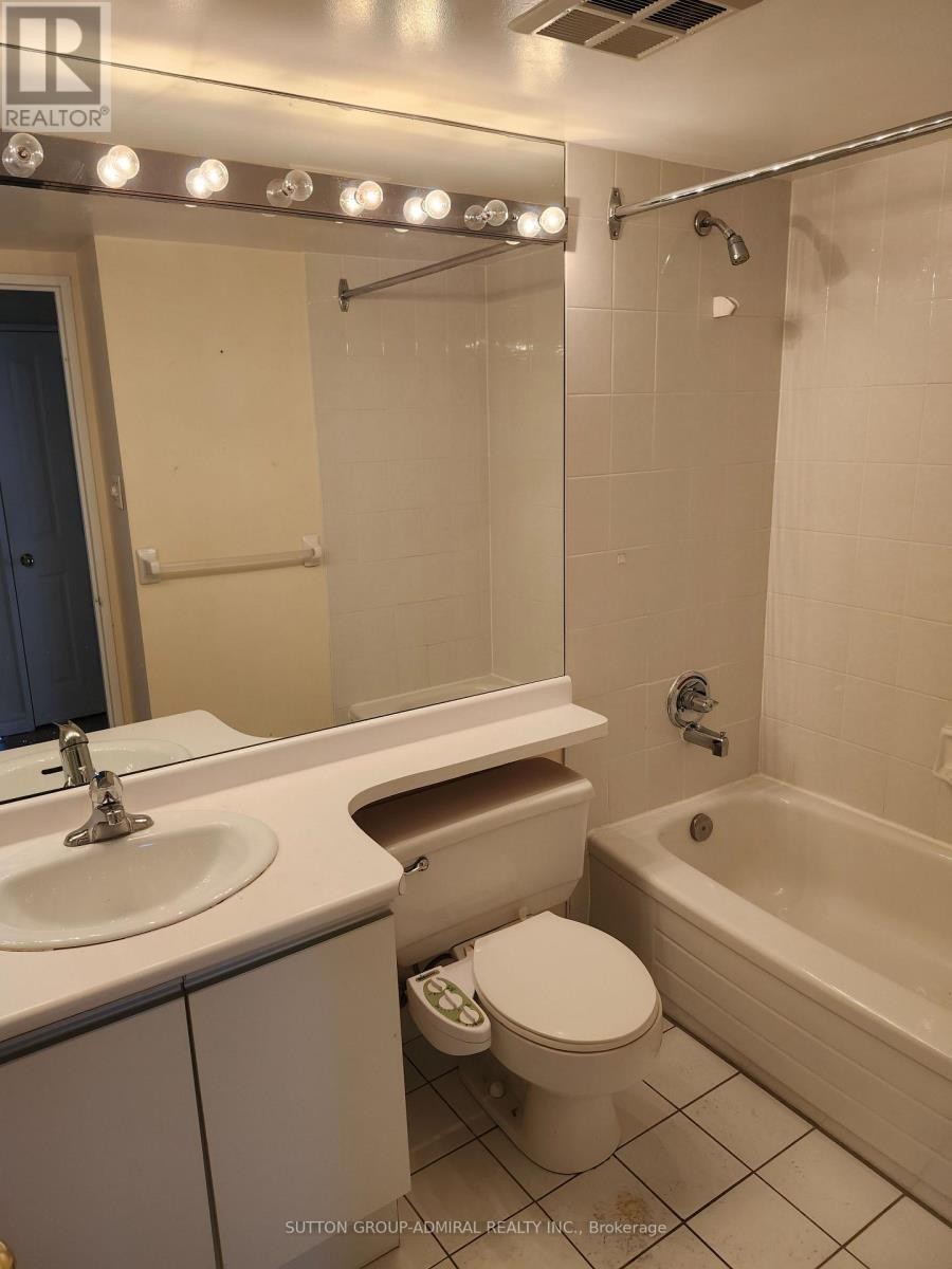 












910 - 120 PROMENADE CIRCLE

,
Vaughan (Brownridge),




Ontario
L4J7W9

