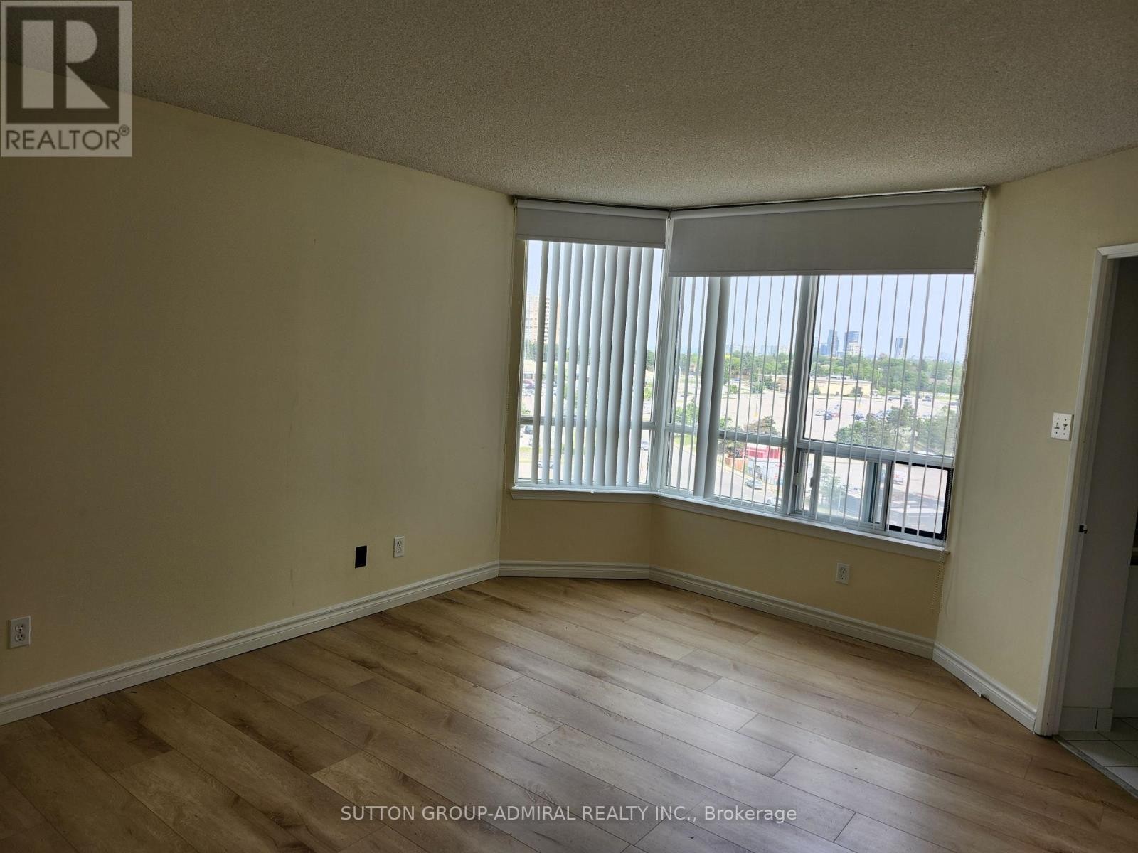












910 - 120 PROMENADE CIRCLE

,
Vaughan (Brownridge),




Ontario
L4J7W9

