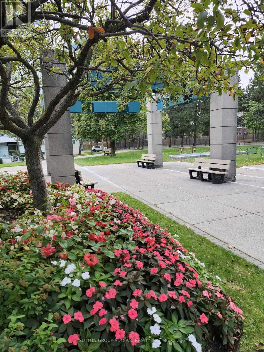 












910 - 120 PROMENADE CIRCLE

,
Vaughan (Brownridge),




Ontario
L4J7W9


