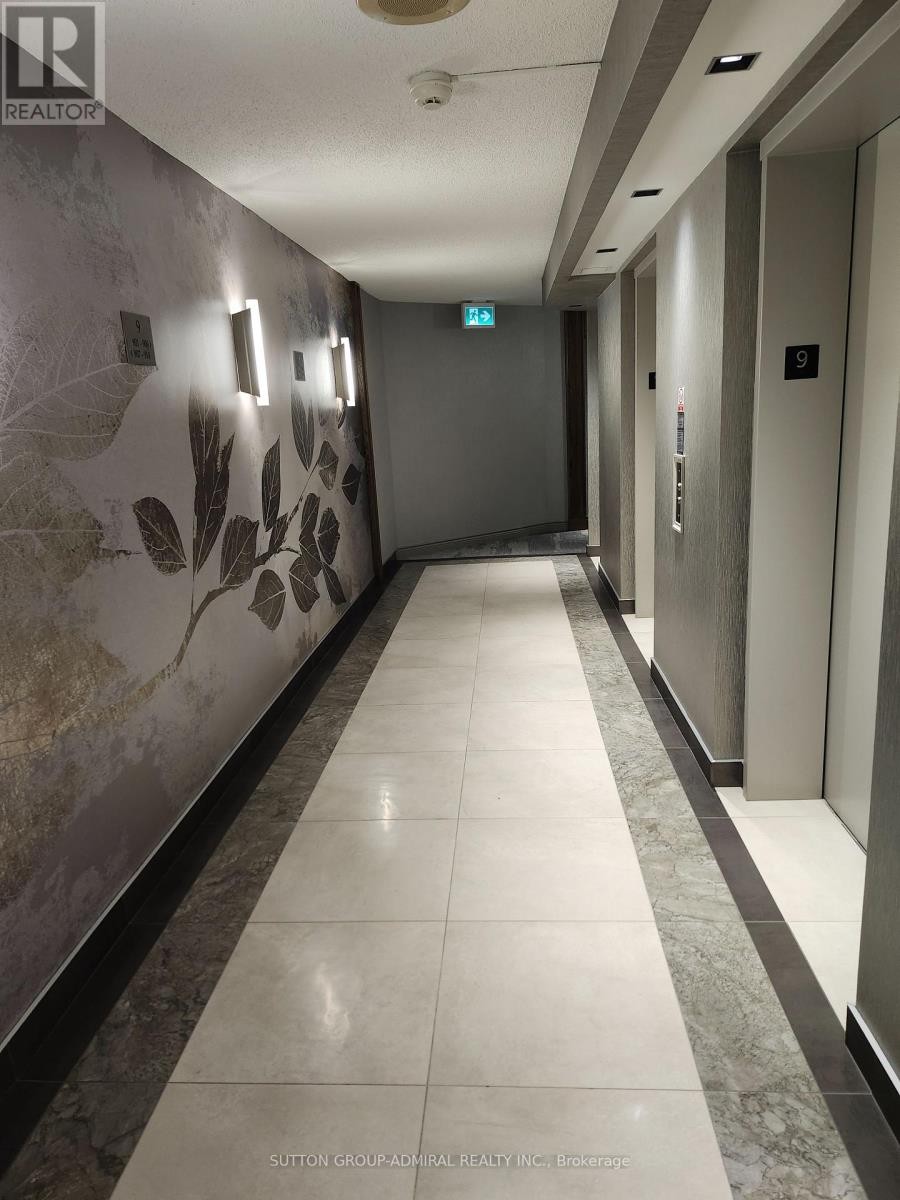 












910 - 120 PROMENADE CIRCLE

,
Vaughan (Brownridge),




Ontario
L4J7W9

