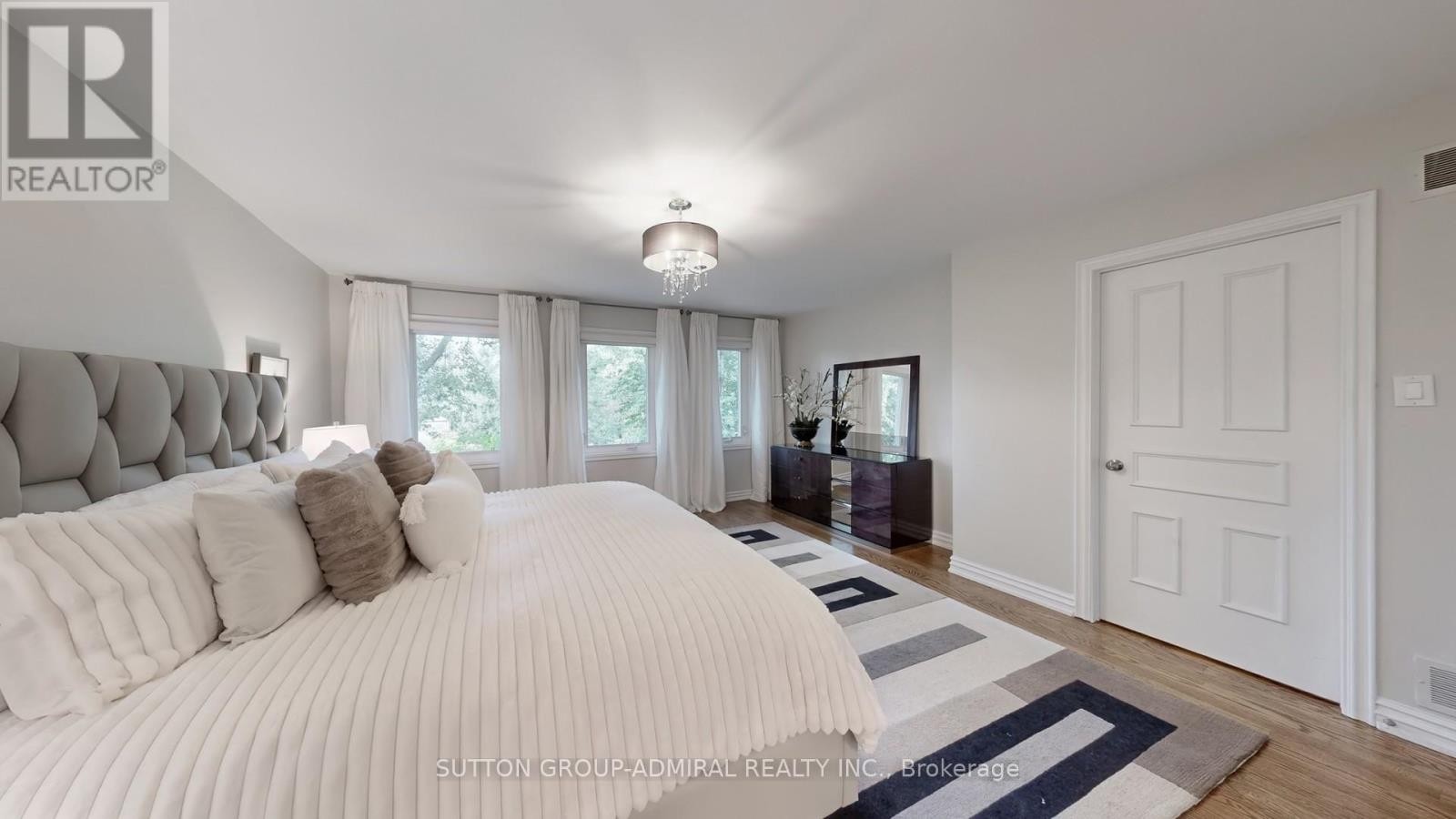 












60 BAYNARDS LANE

,
Richmond Hill (Mill Pond),




Ontario
L4C9B4

