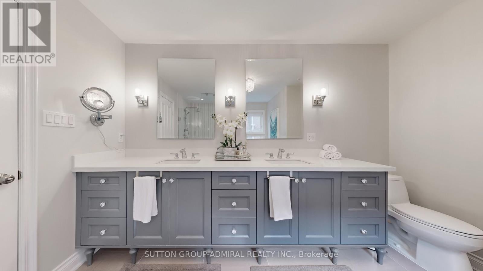 












60 BAYNARDS LANE

,
Richmond Hill (Mill Pond),




Ontario
L4C9B4

