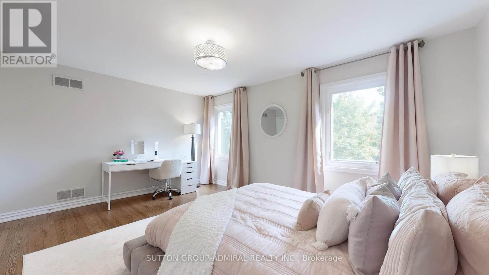 












60 BAYNARDS LANE

,
Richmond Hill (Mill Pond),




Ontario
L4C9B4

