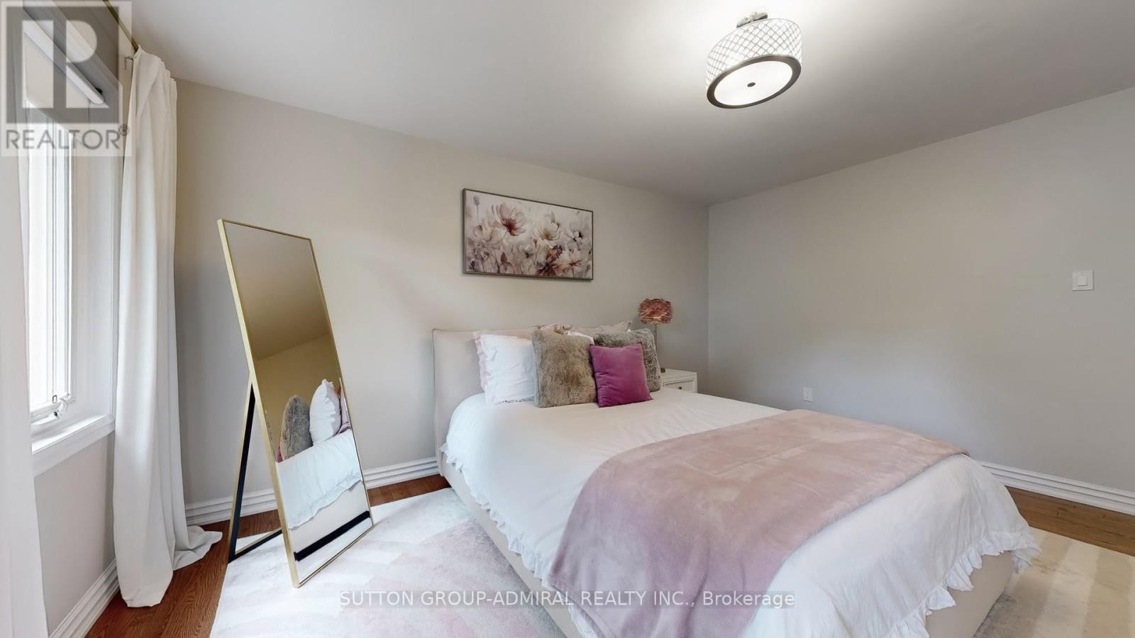 












60 BAYNARDS LANE

,
Richmond Hill (Mill Pond),




Ontario
L4C9B4

