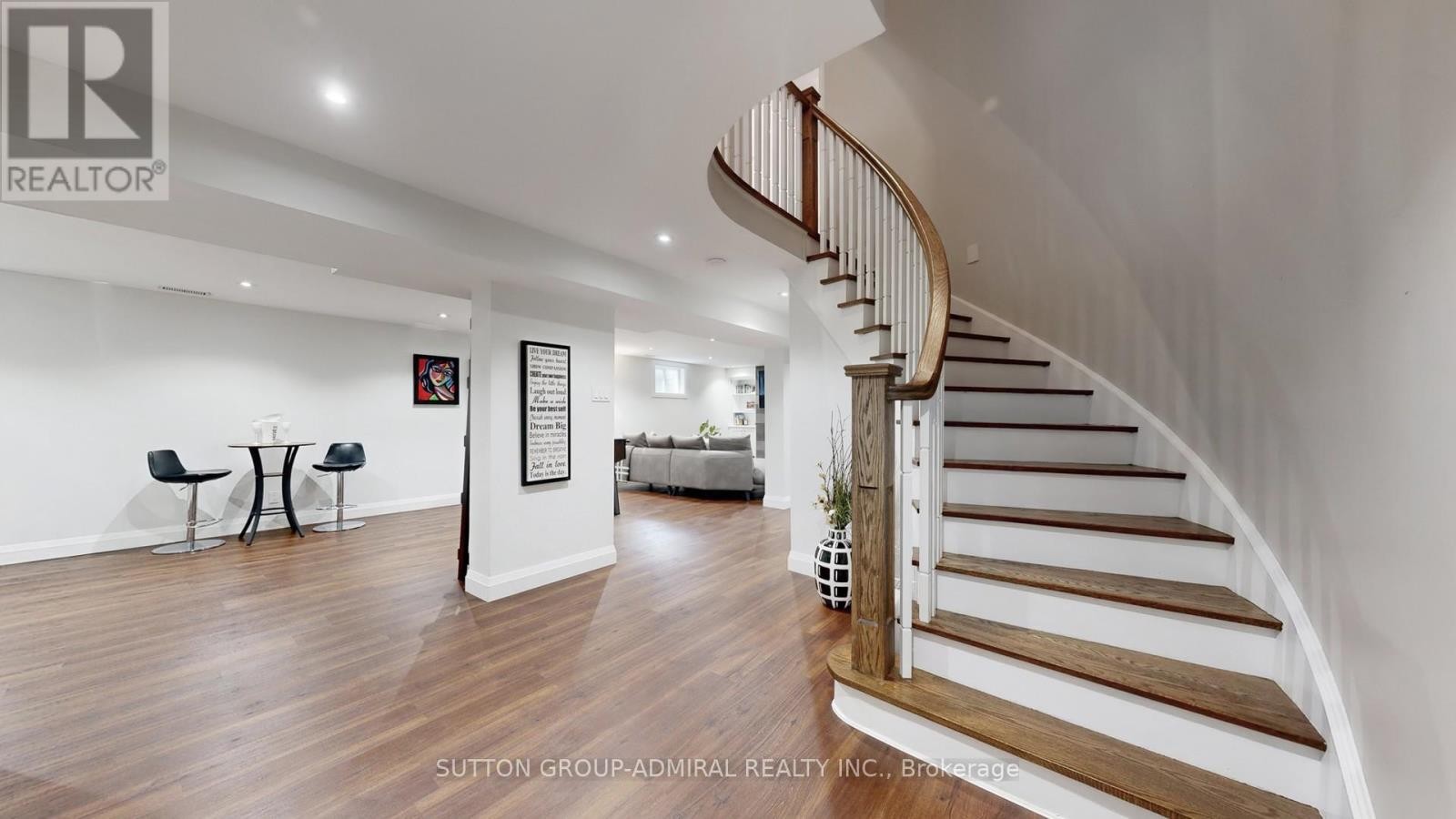 












60 BAYNARDS LANE

,
Richmond Hill (Mill Pond),




Ontario
L4C9B4

