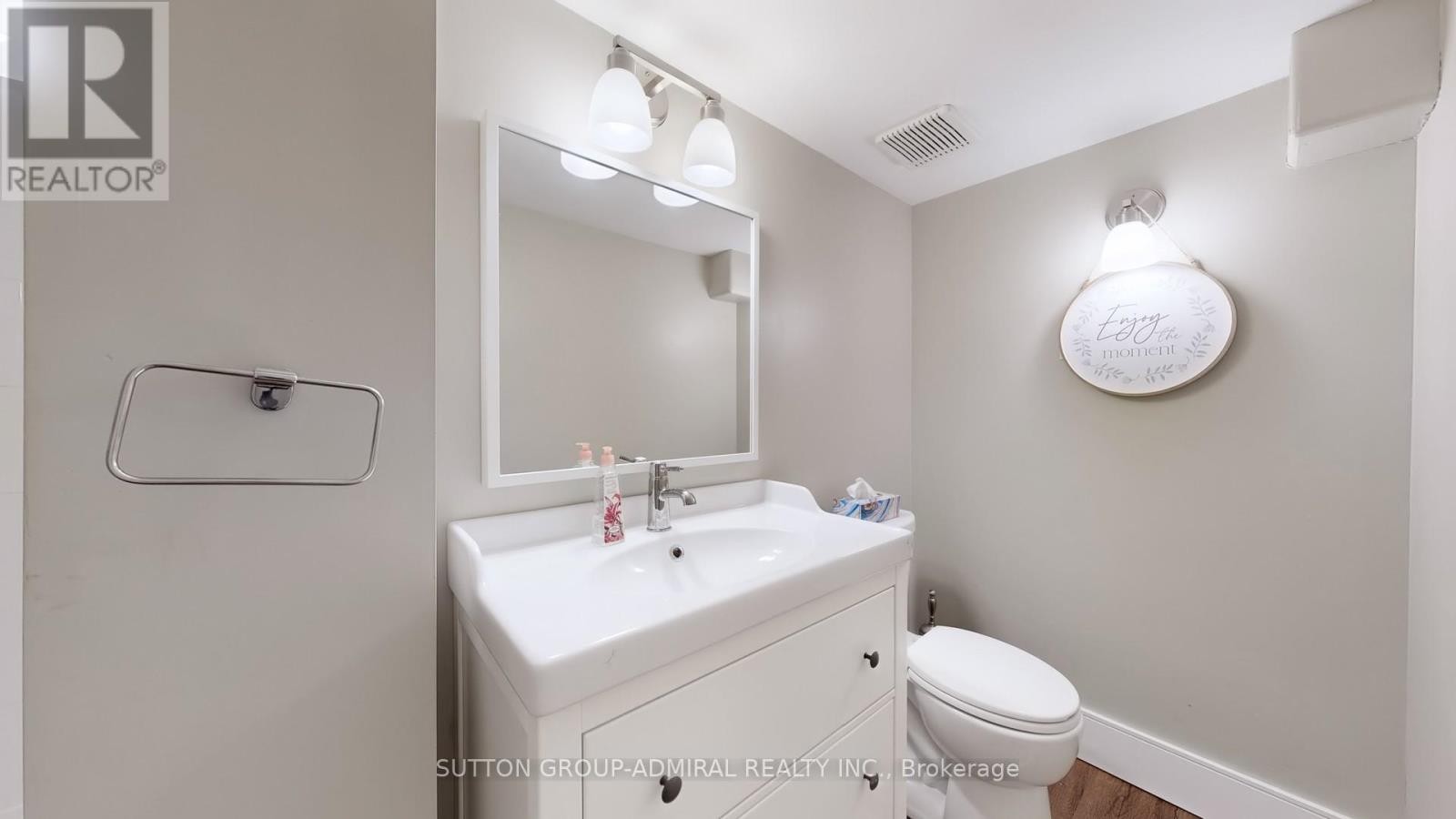 












60 BAYNARDS LANE

,
Richmond Hill (Mill Pond),




Ontario
L4C9B4

