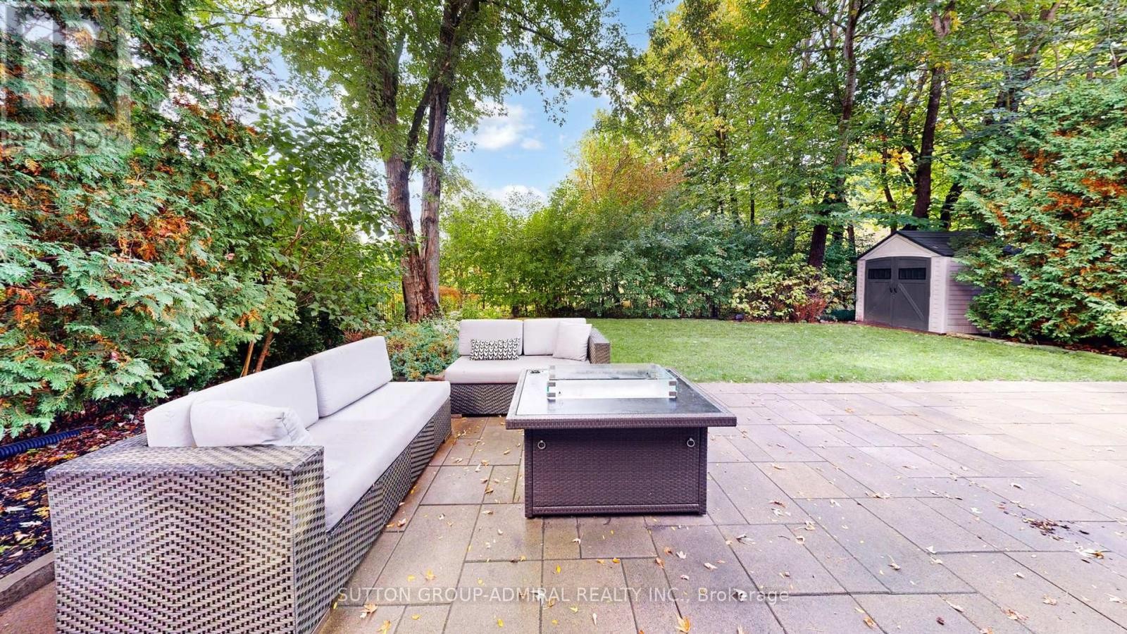












60 BAYNARDS LANE

,
Richmond Hill (Mill Pond),




Ontario
L4C9B4

