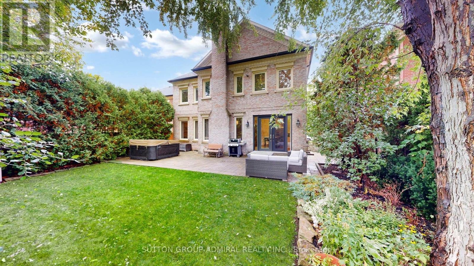 












60 BAYNARDS LANE

,
Richmond Hill (Mill Pond),




Ontario
L4C9B4

