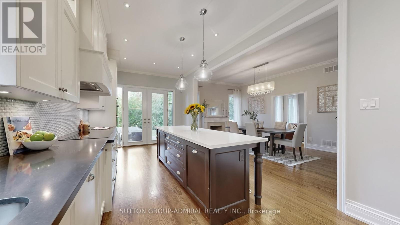 












60 BAYNARDS LANE

,
Richmond Hill (Mill Pond),




Ontario
L4C9B4

