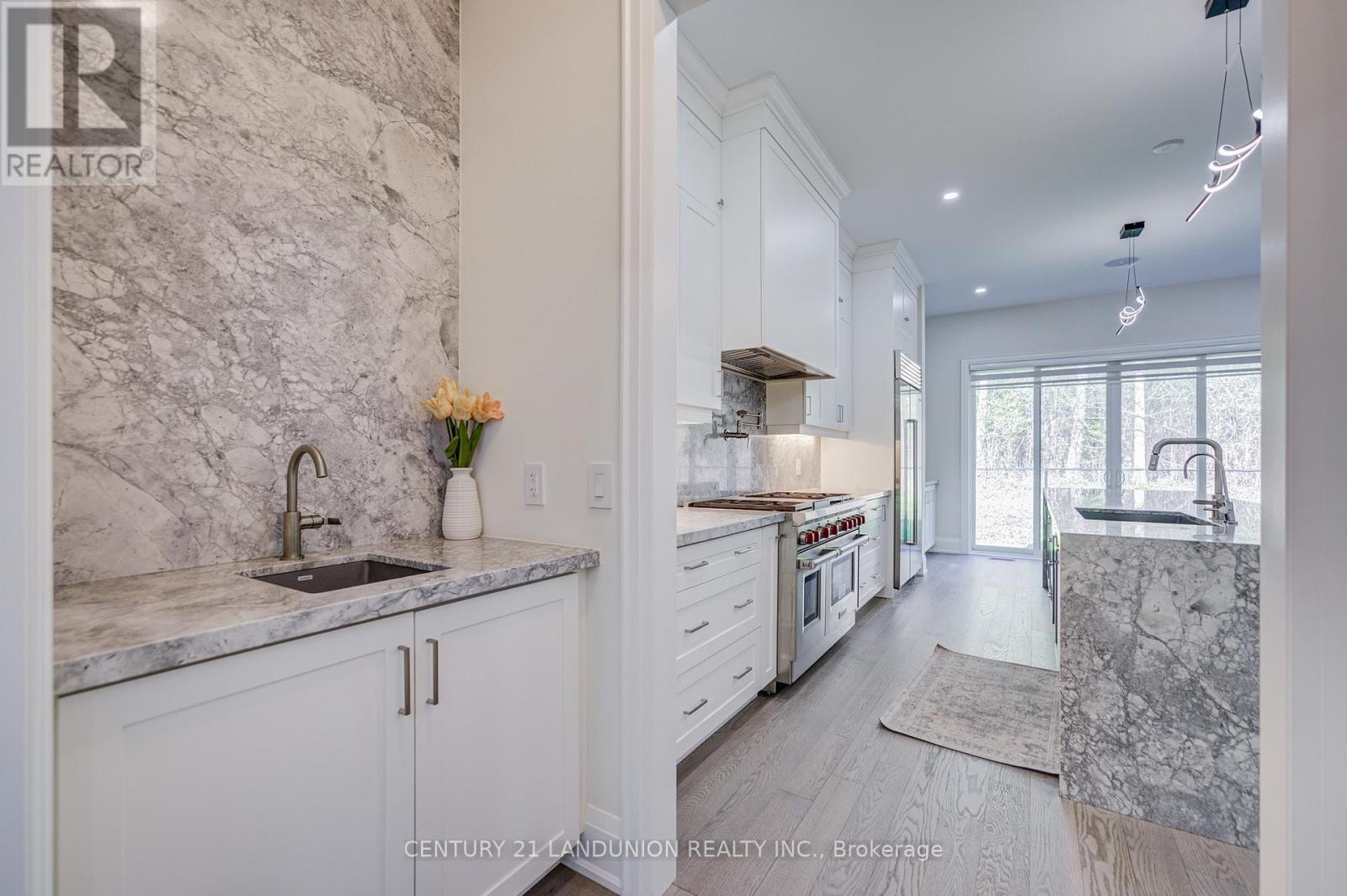 












121 MILKY WAY DRIVE

,
Richmond Hill (Observatory),




Ontario
L4C4L9

