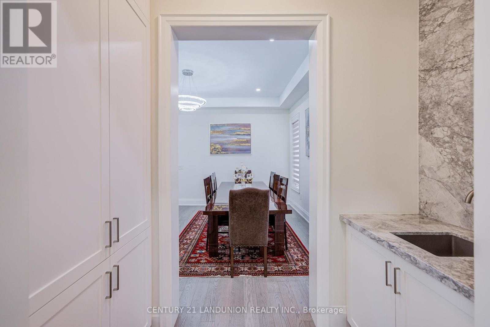












121 MILKY WAY DRIVE

,
Richmond Hill (Observatory),




Ontario
L4C4L9

