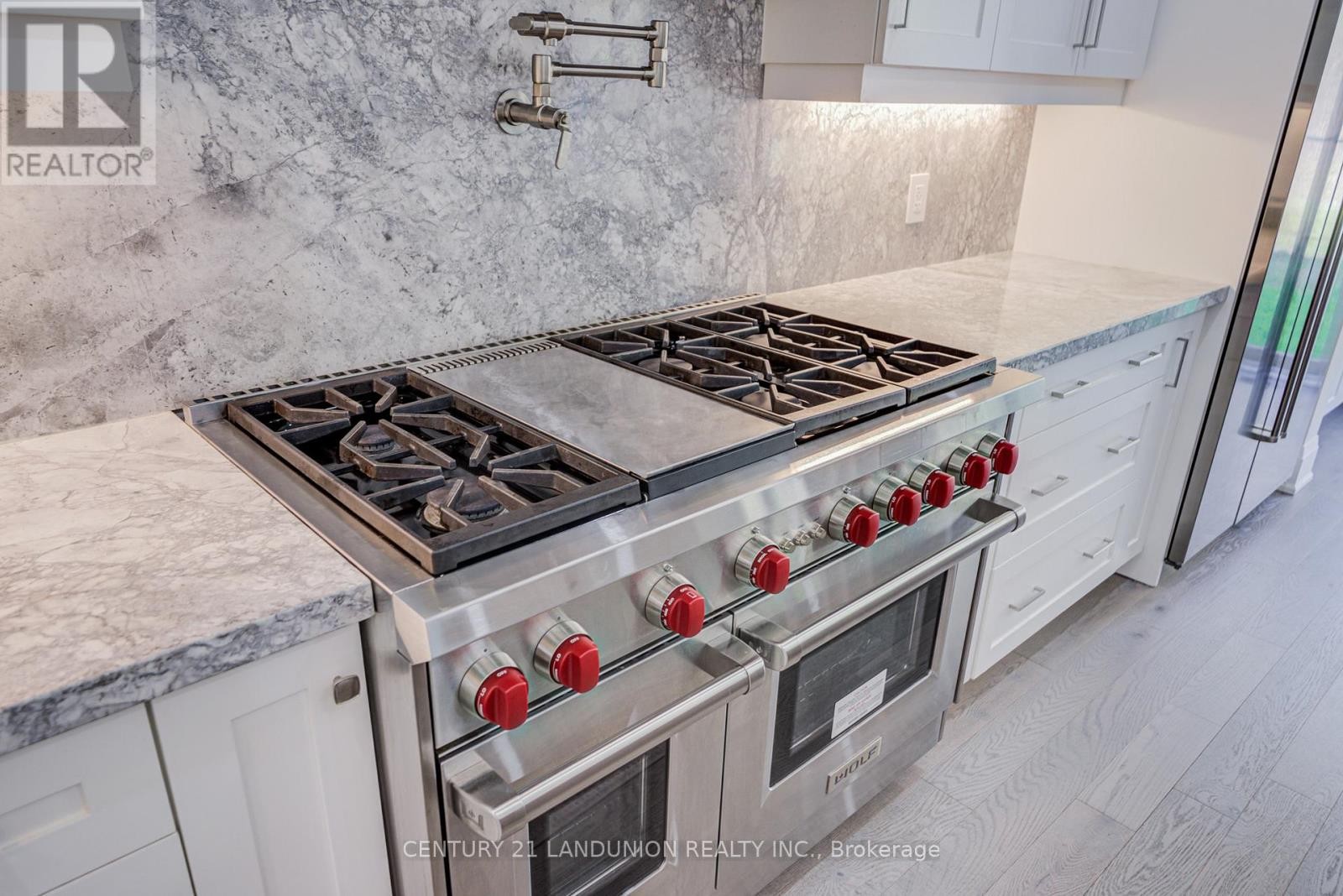 












121 MILKY WAY DRIVE

,
Richmond Hill (Observatory),




Ontario
L4C4L9

